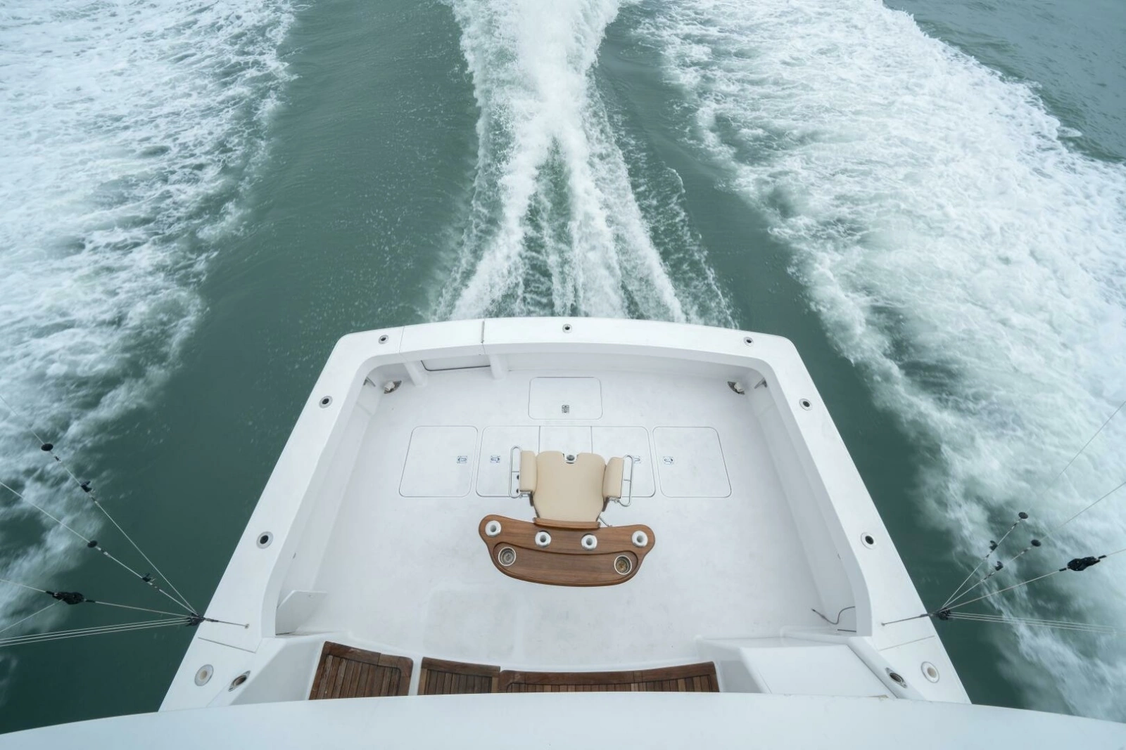 2005 Viking 52 Convertible 