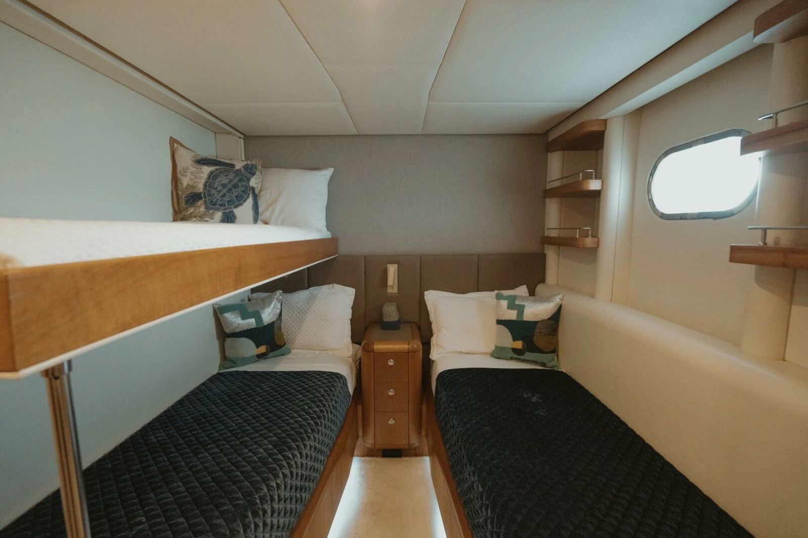1996 Oceanfast 87 Enclosed Bridge Sportfish photo 16