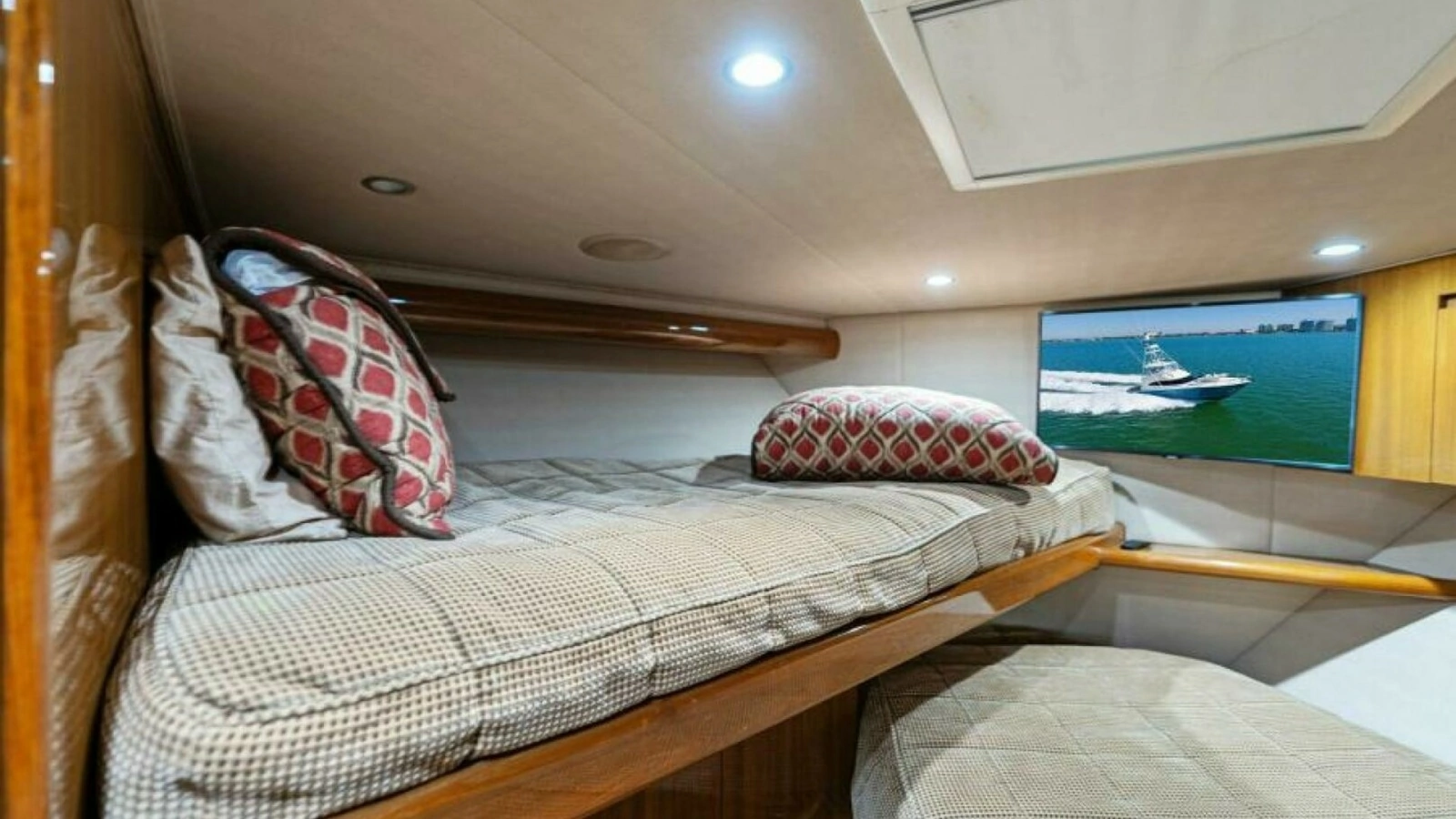 Cozy Twin Cabin with Ocean View
