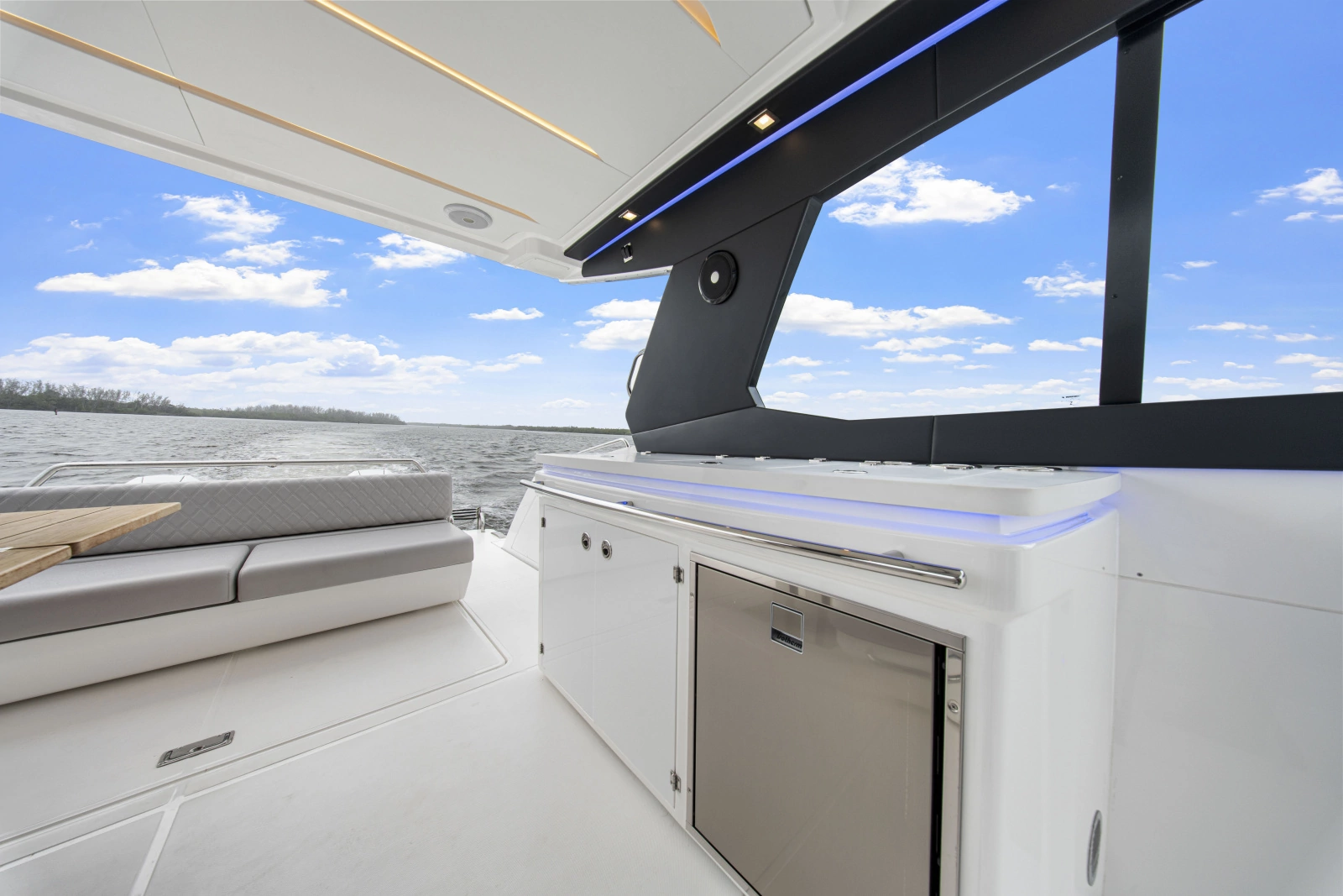 2025 Schaefer 375 HT