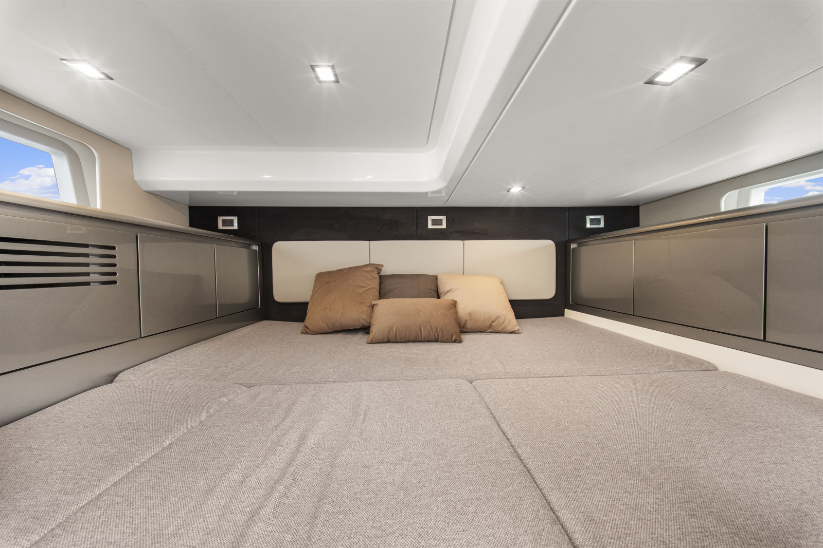 2025 Schaefer 375 HT