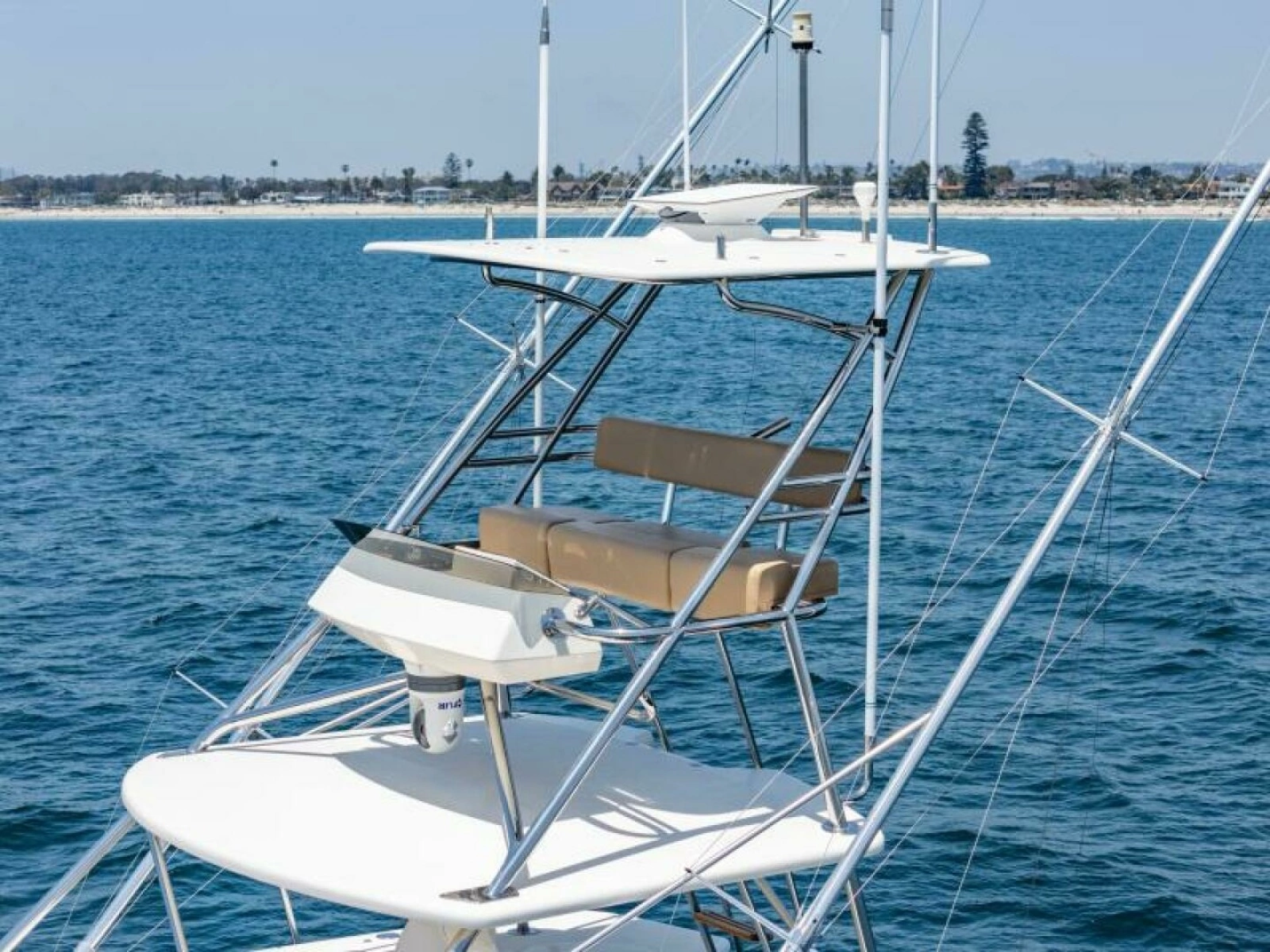 2004 Hatteras 54 Convertible photo 39