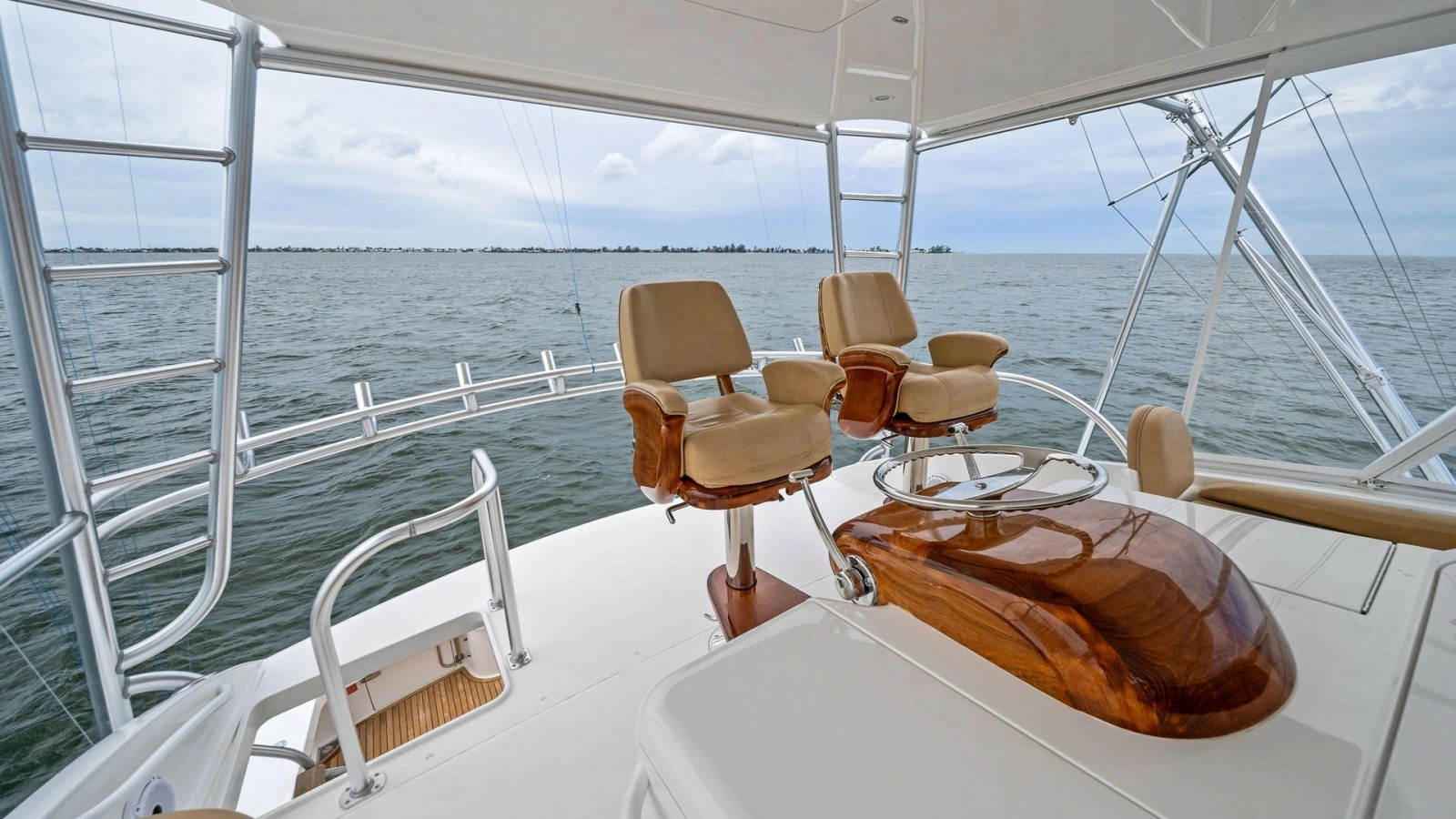 Flybridge Helm Station with Seating