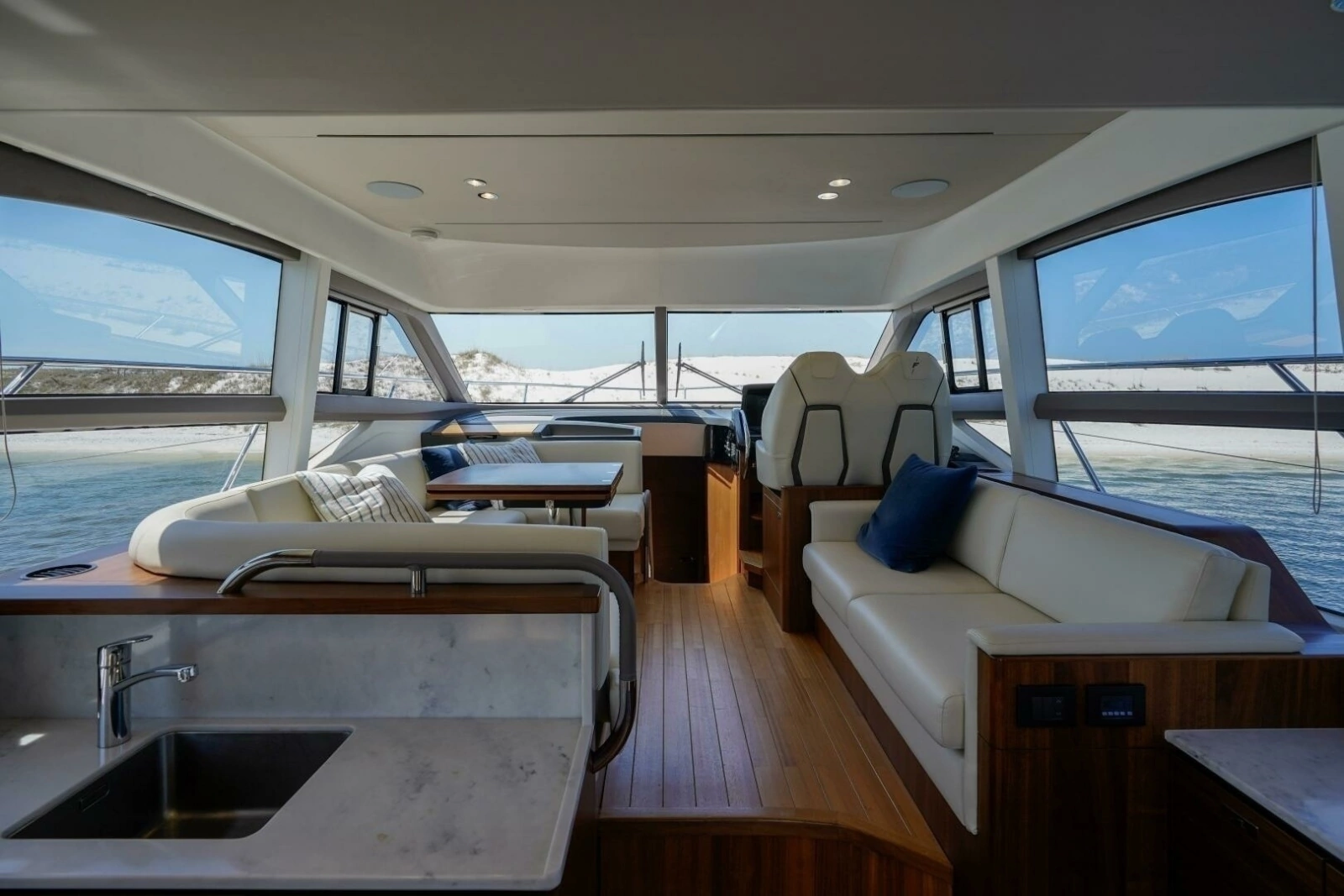 2021 Princess F50- MAKING TIME- Salon