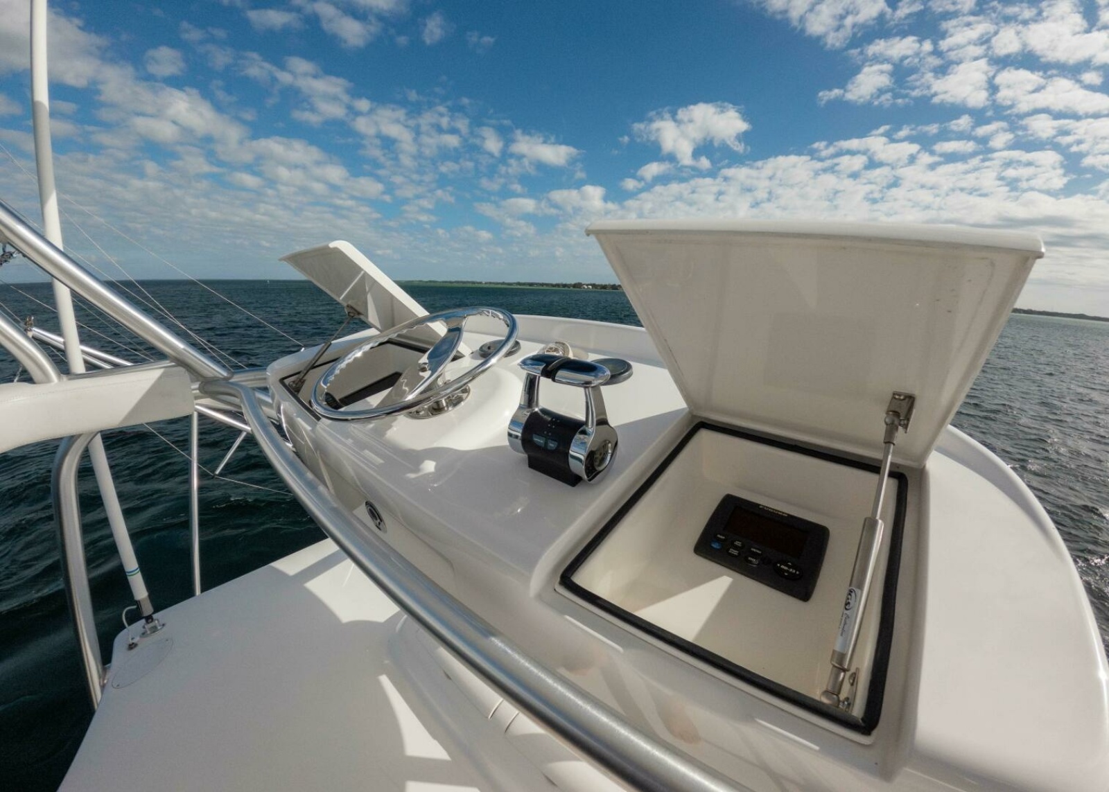 52' 2015 Viking 52 Sport Tower
