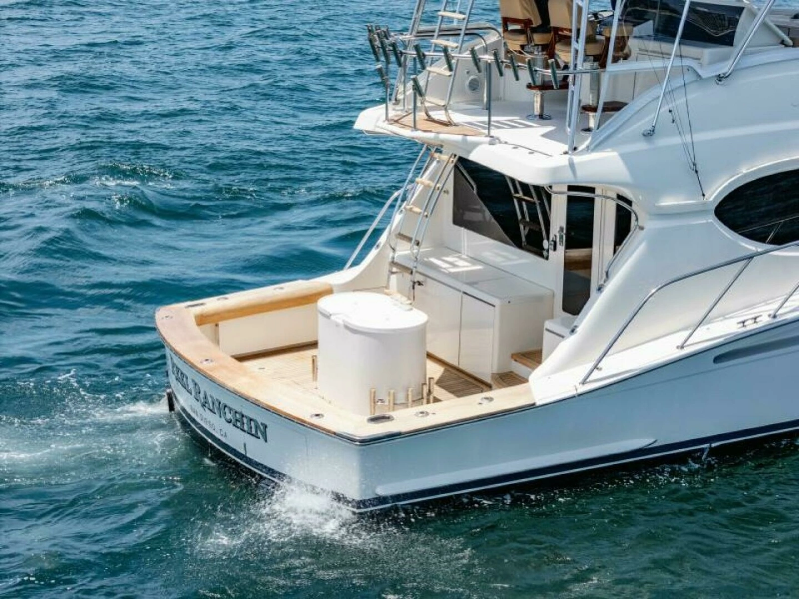 2004 Hatteras 54 Convertible photo 50