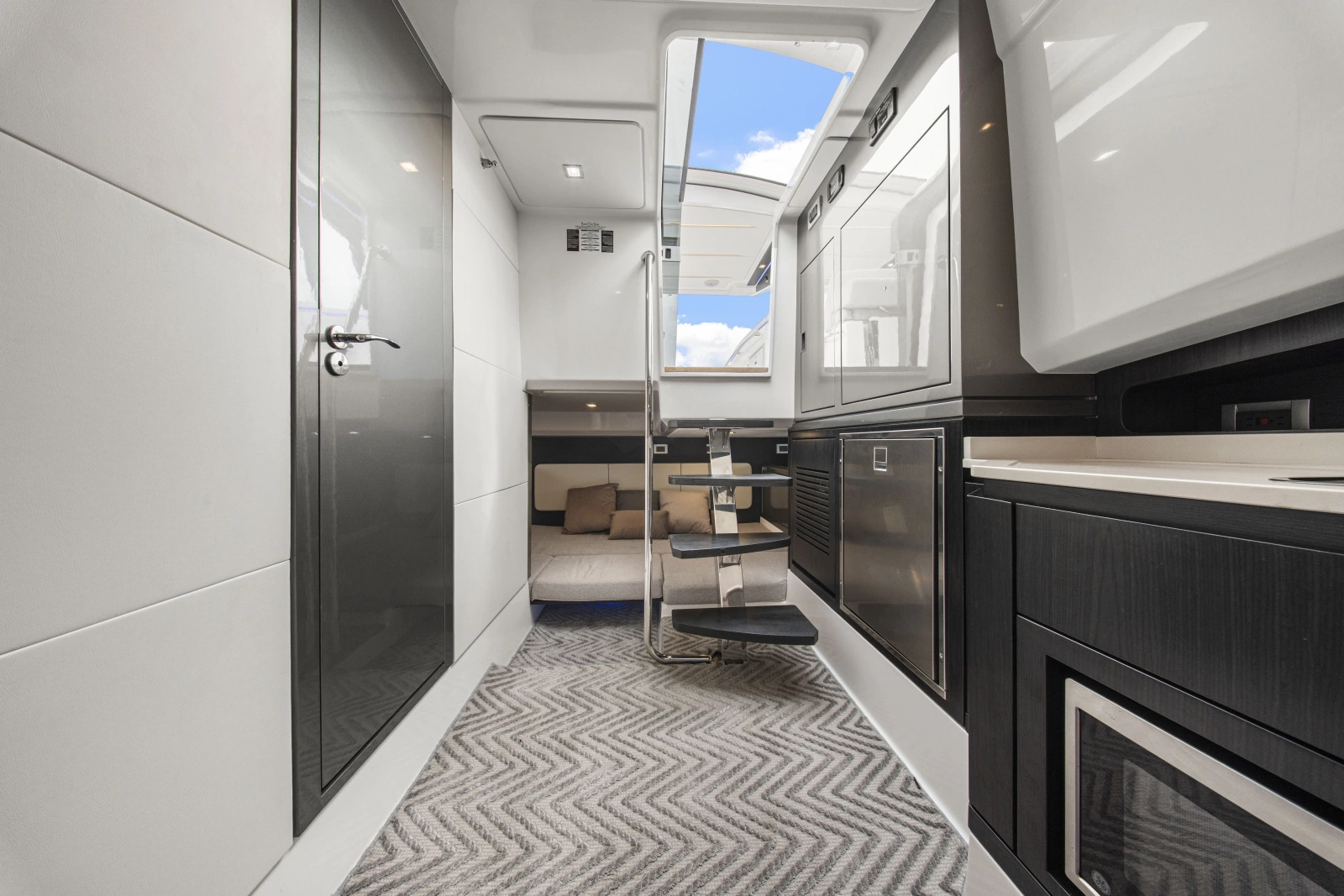 2025 Schaefer 375 HT