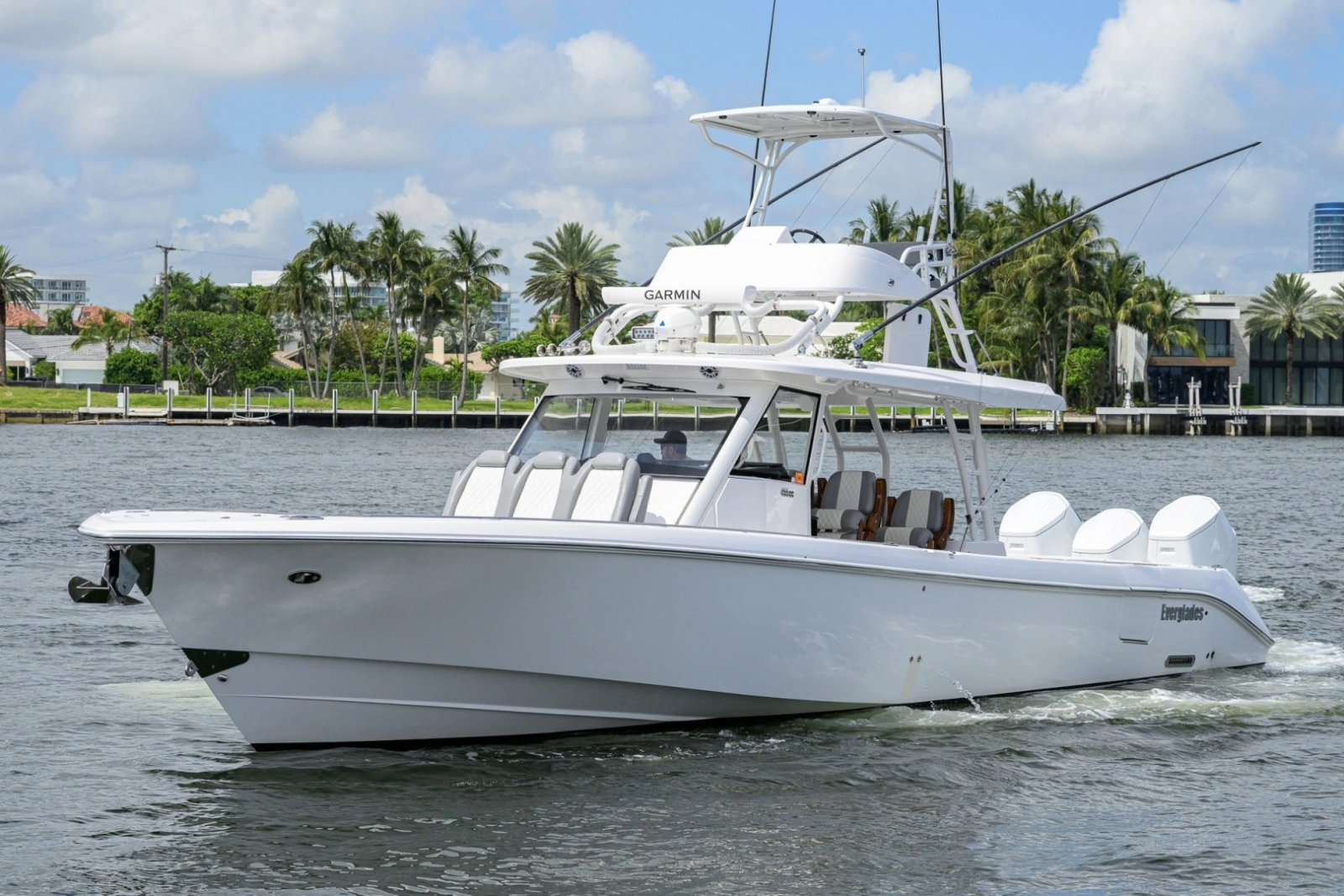 Everglades 45 GALLANT LADY - Port Bow Profile