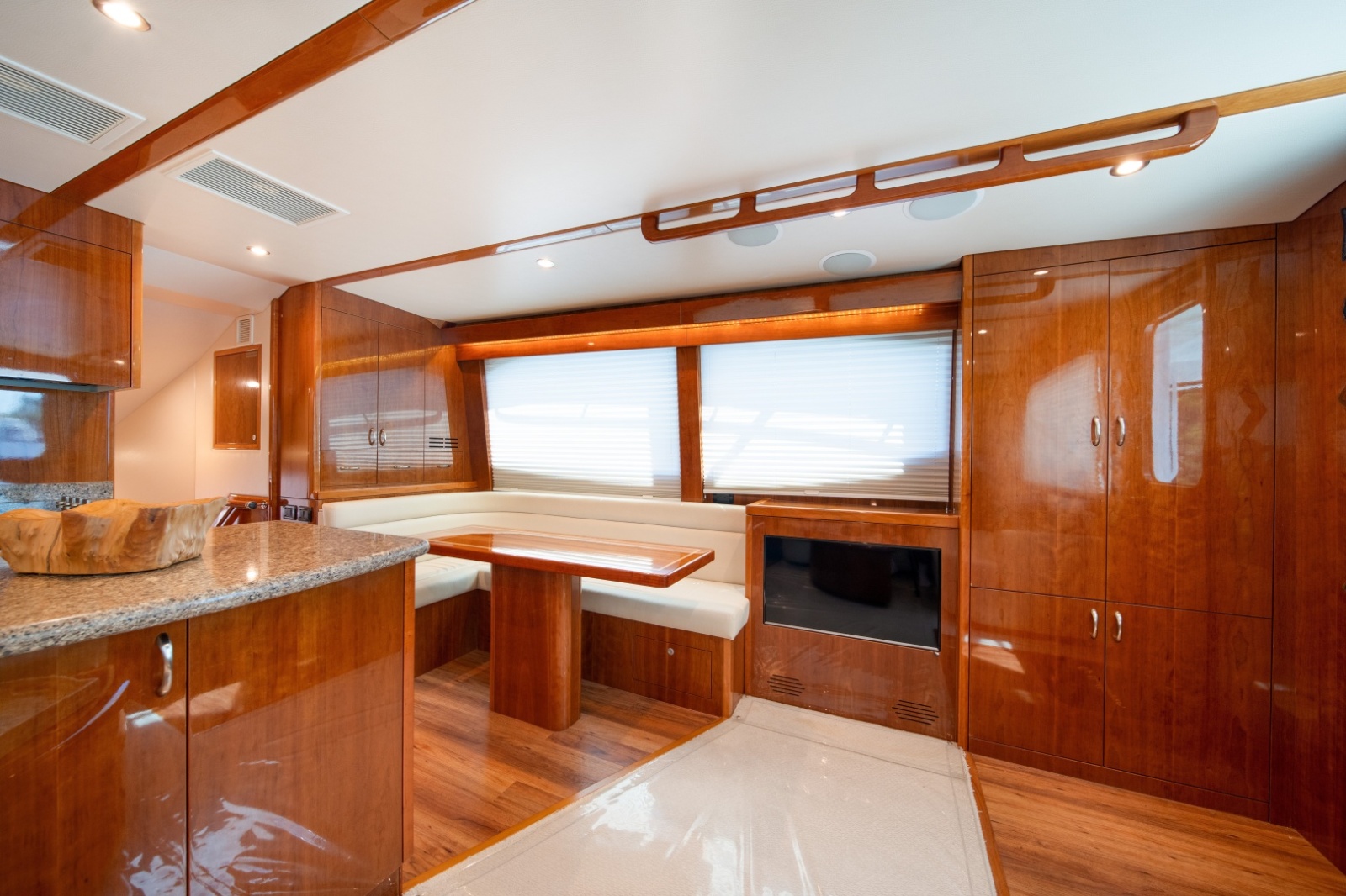 2017 Hatteras 54 GT