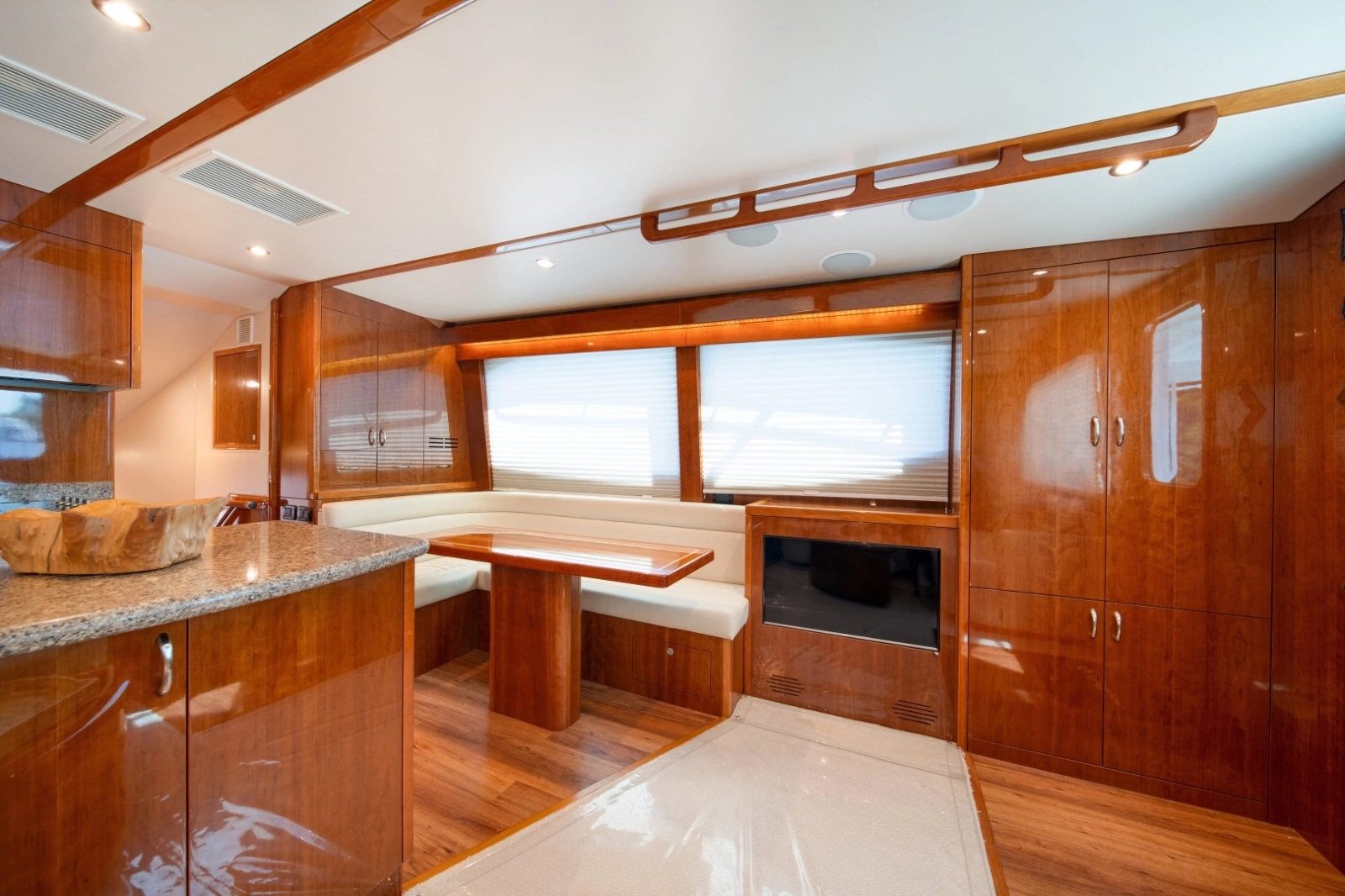 2017 Hatteras 54 GT