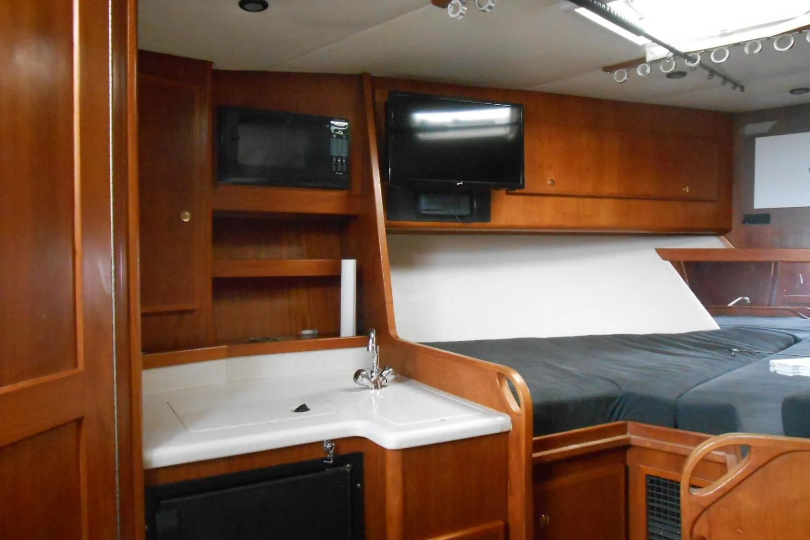 2004 Topaz 32 Express