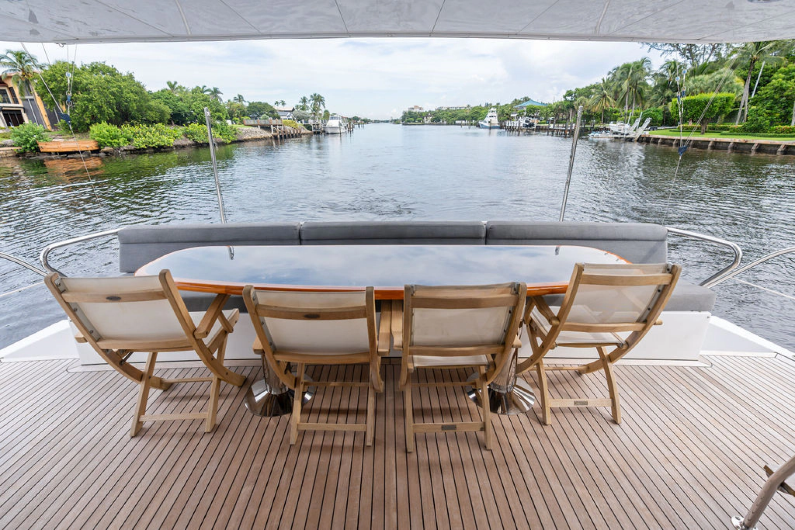 1998 Hatteras 82 Convertible