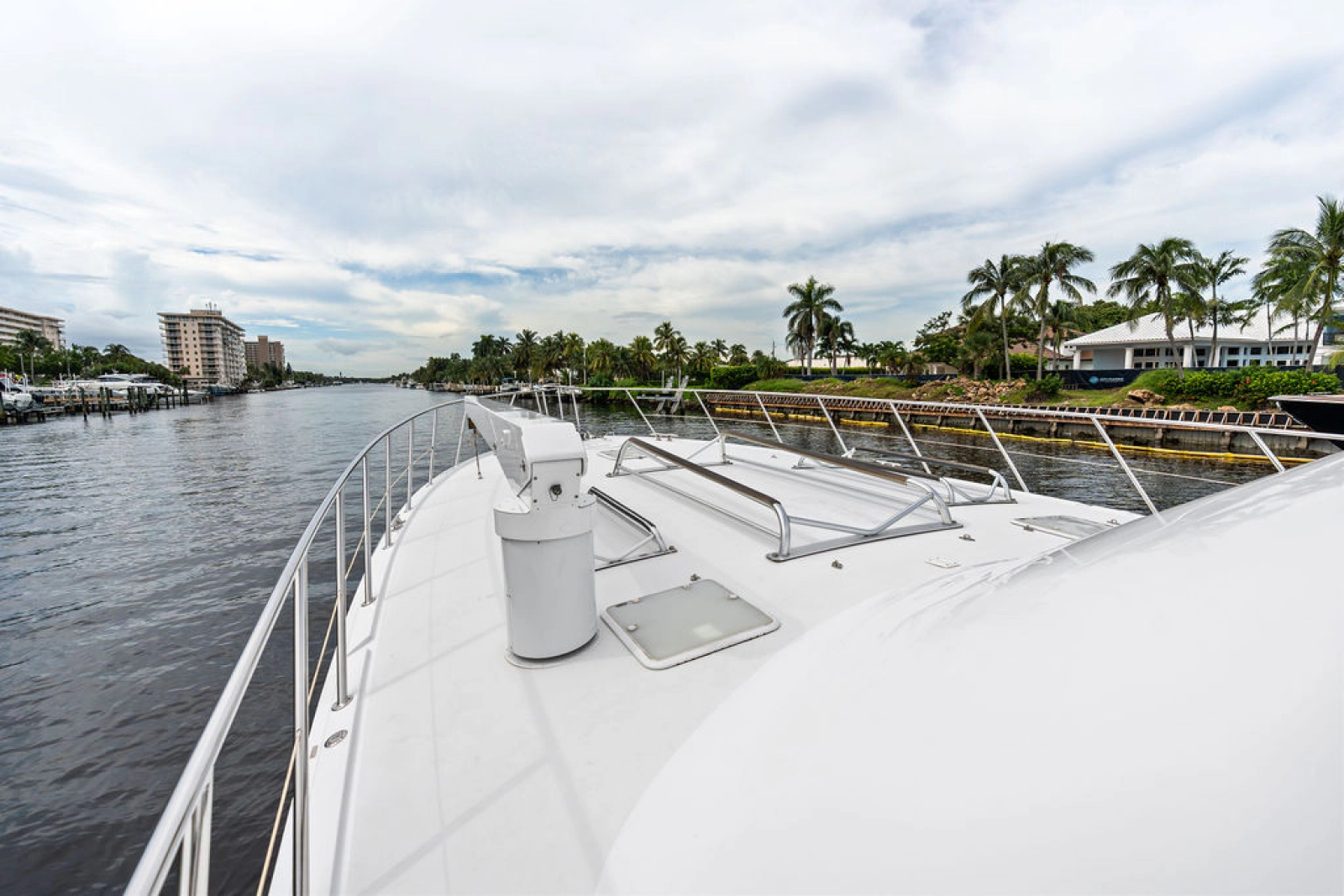 1998 Hatteras 82 Convertible