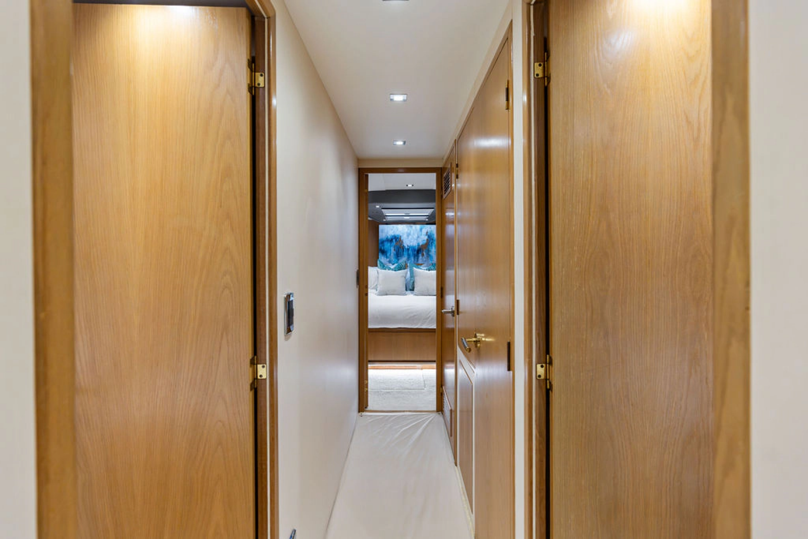 1998 Hatteras 82 Convertible