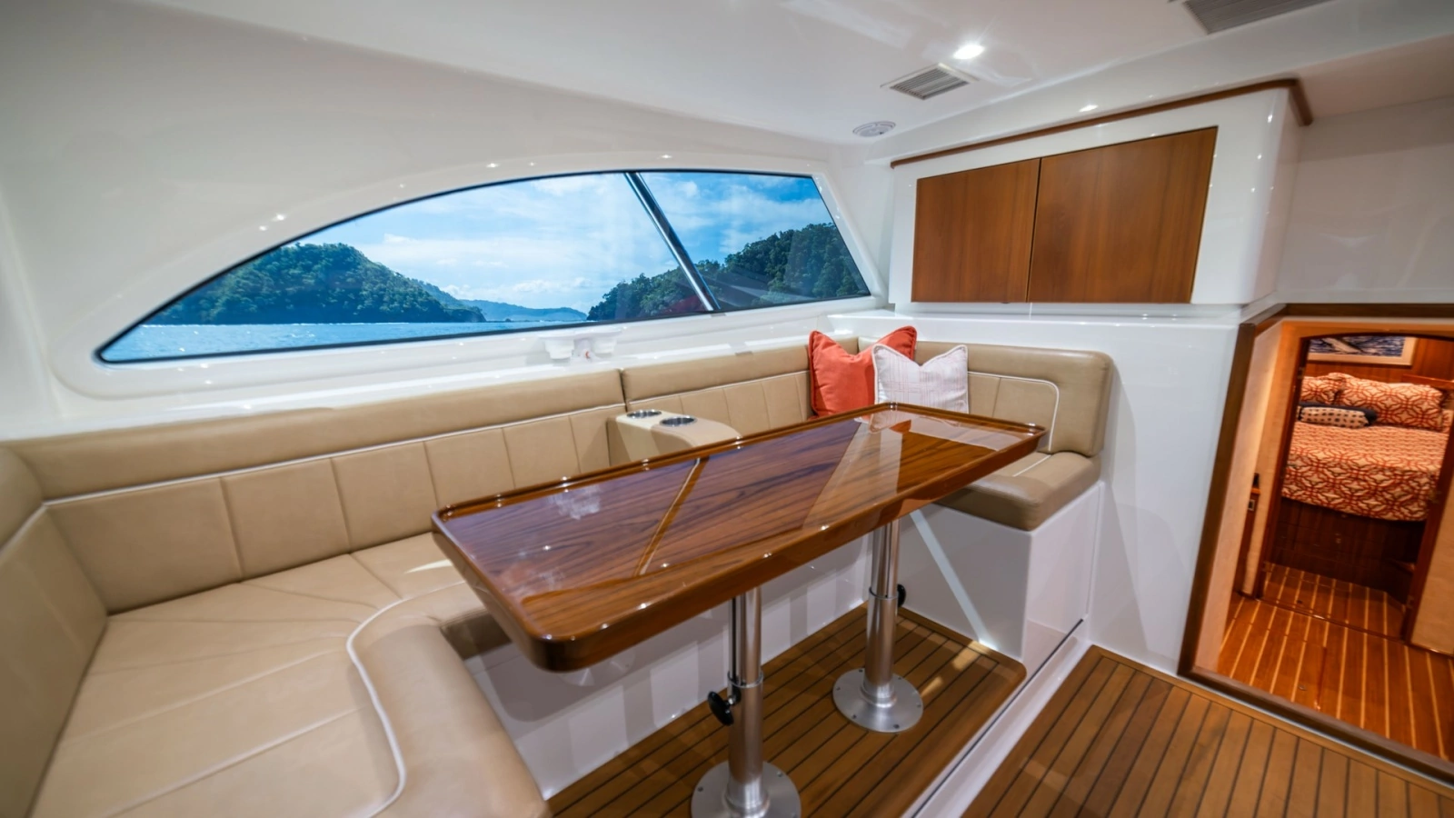 Salon Dining Area with Scenic View