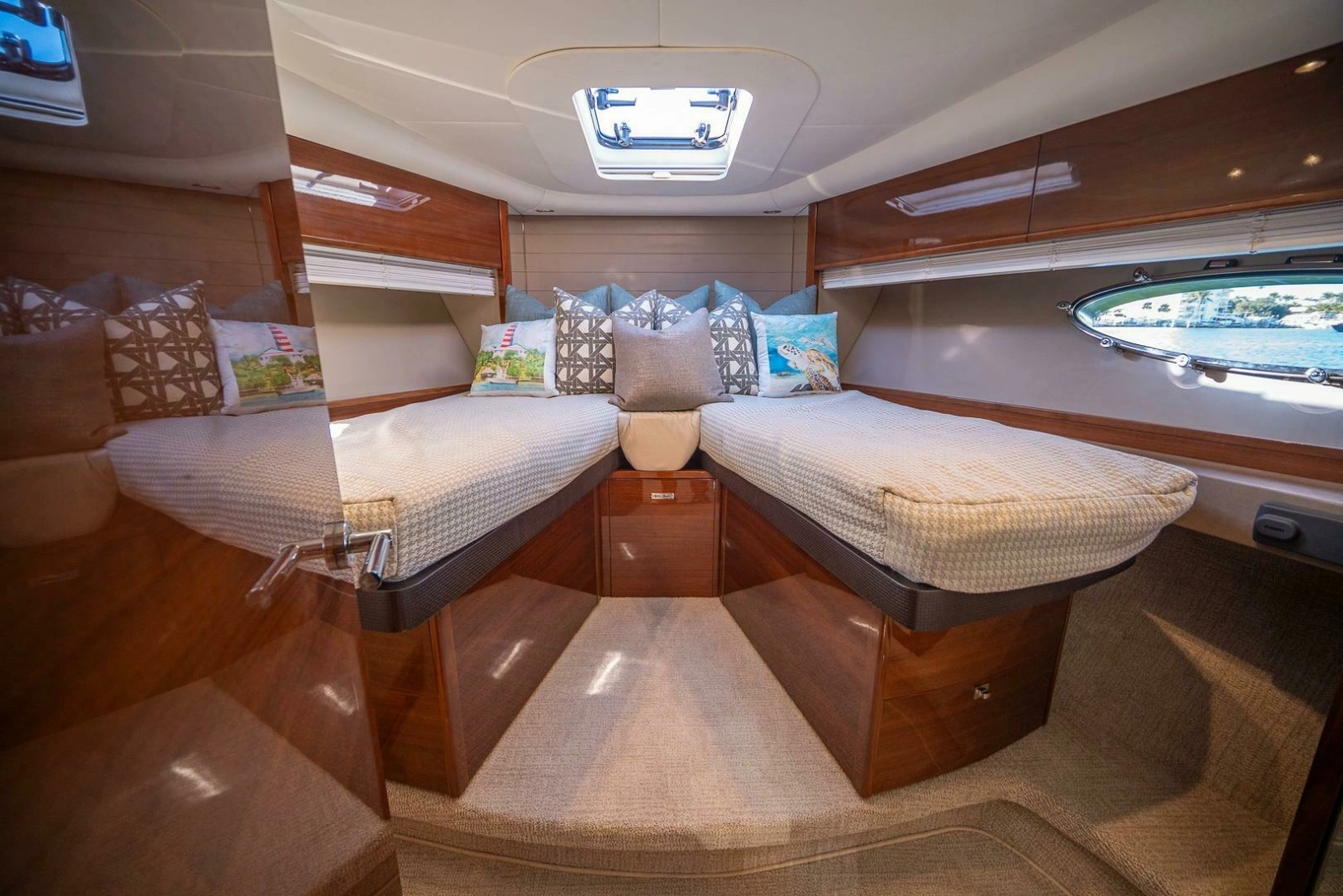 2016 Princess V48