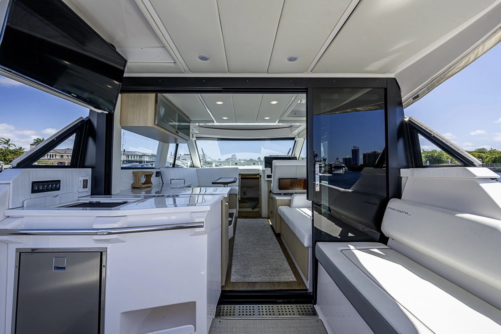 2025 Regal 38 XO