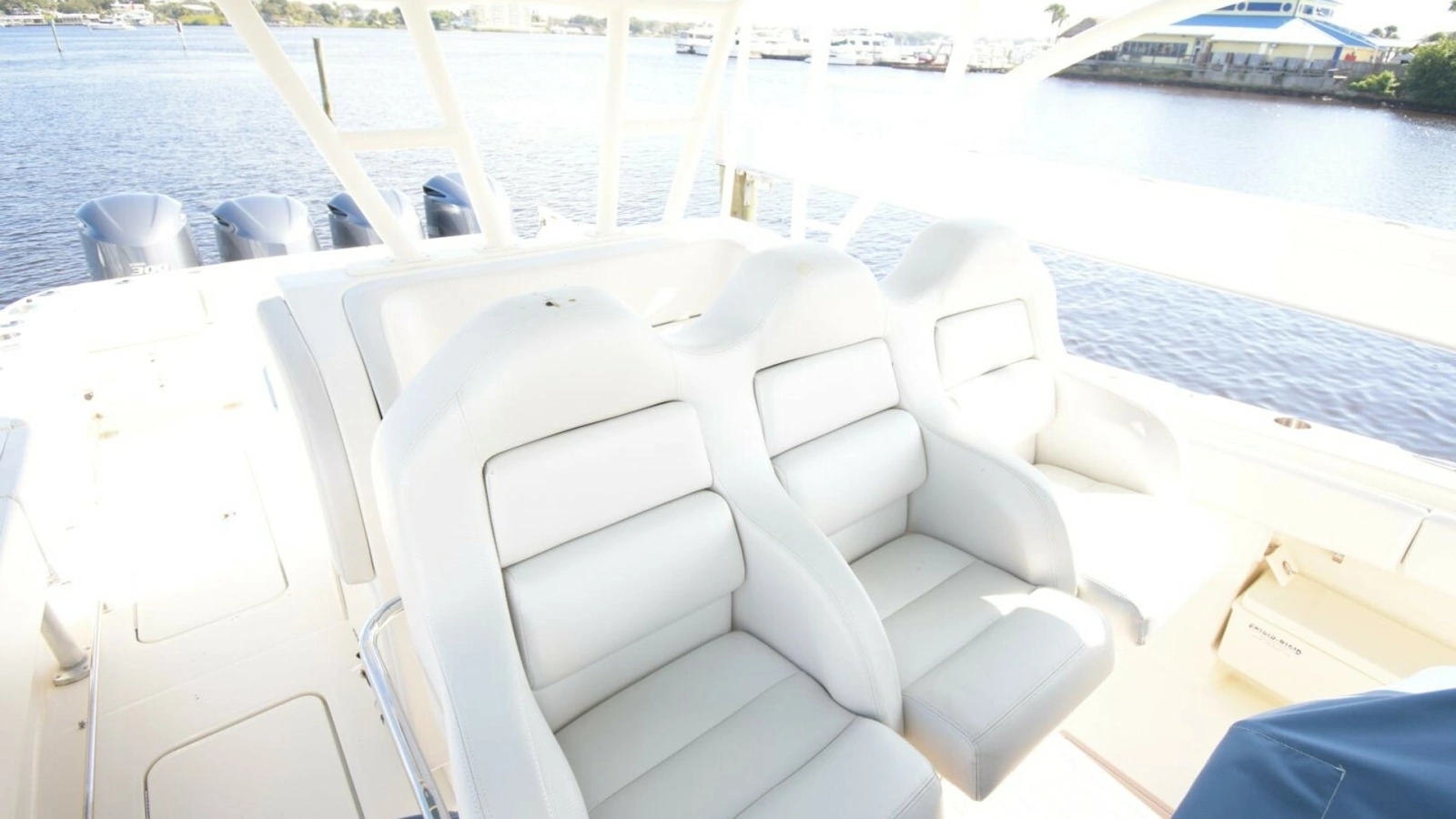 2012 42 Hydra-Sports SF - A Salt Weapon - Helm Seating