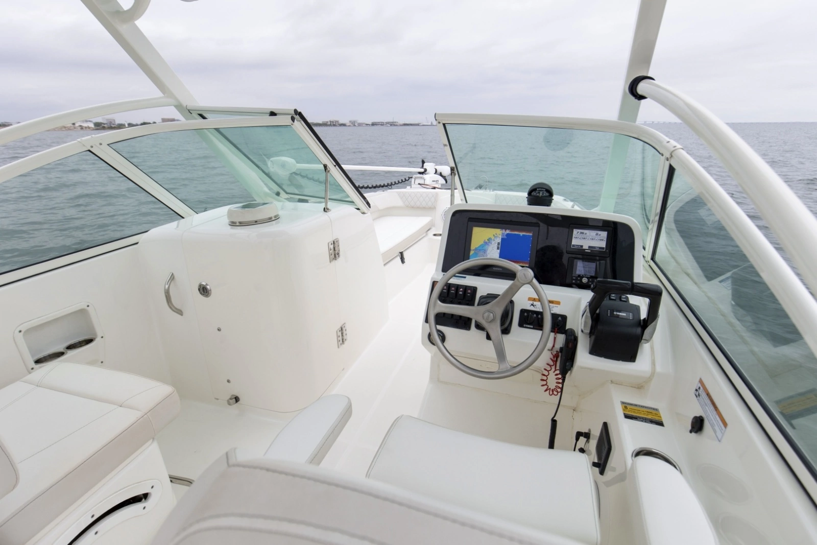 2024 World Cat 230 DC Helm (2)
