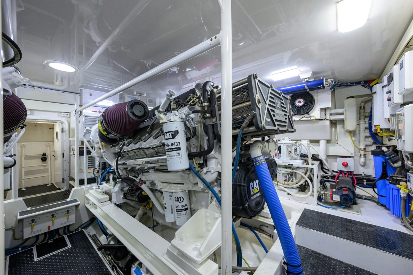 Viking 68 - BLOWFISH3 - Engine Room