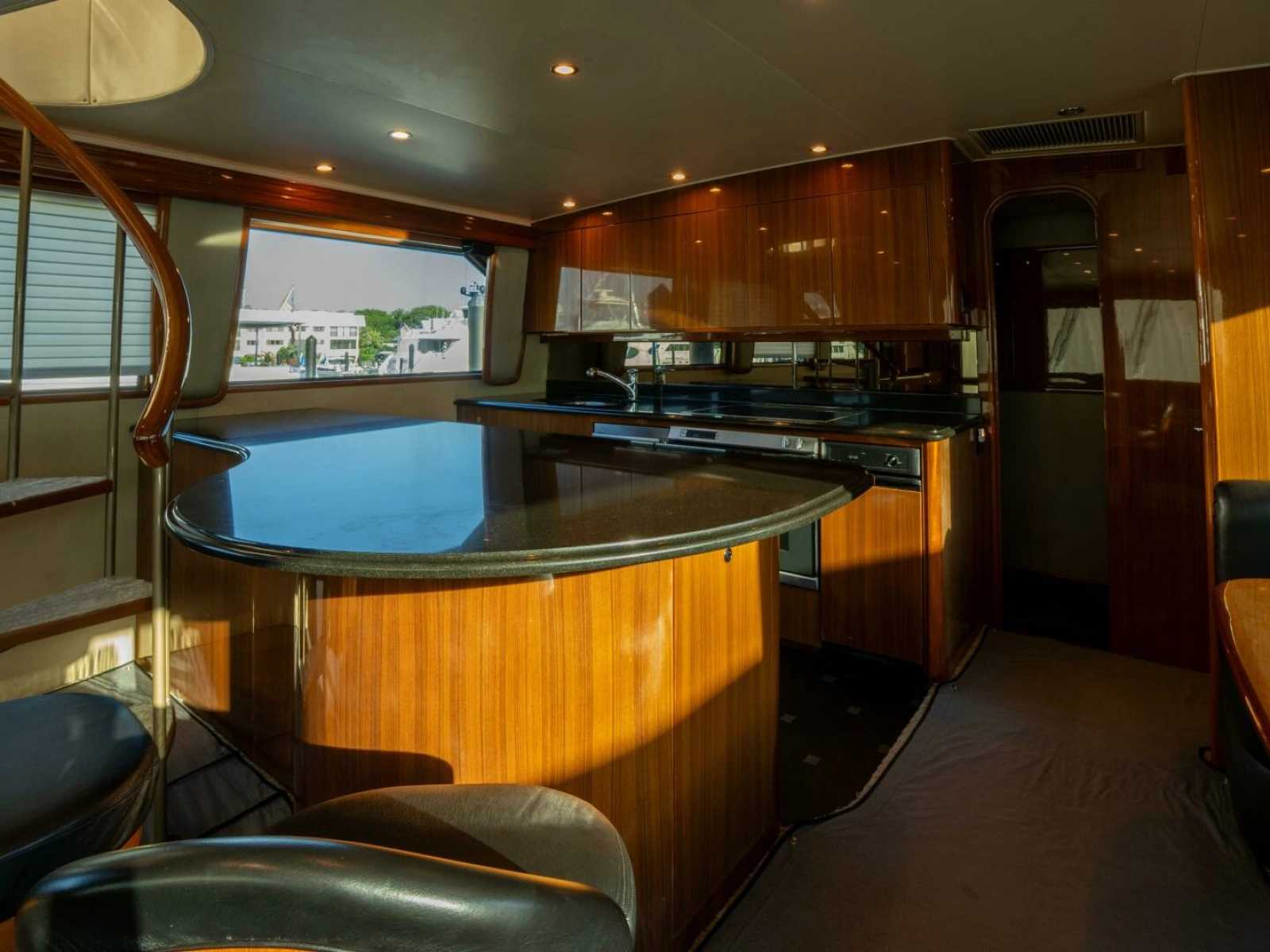 Viking 74 STREAM RUNNER- Galley