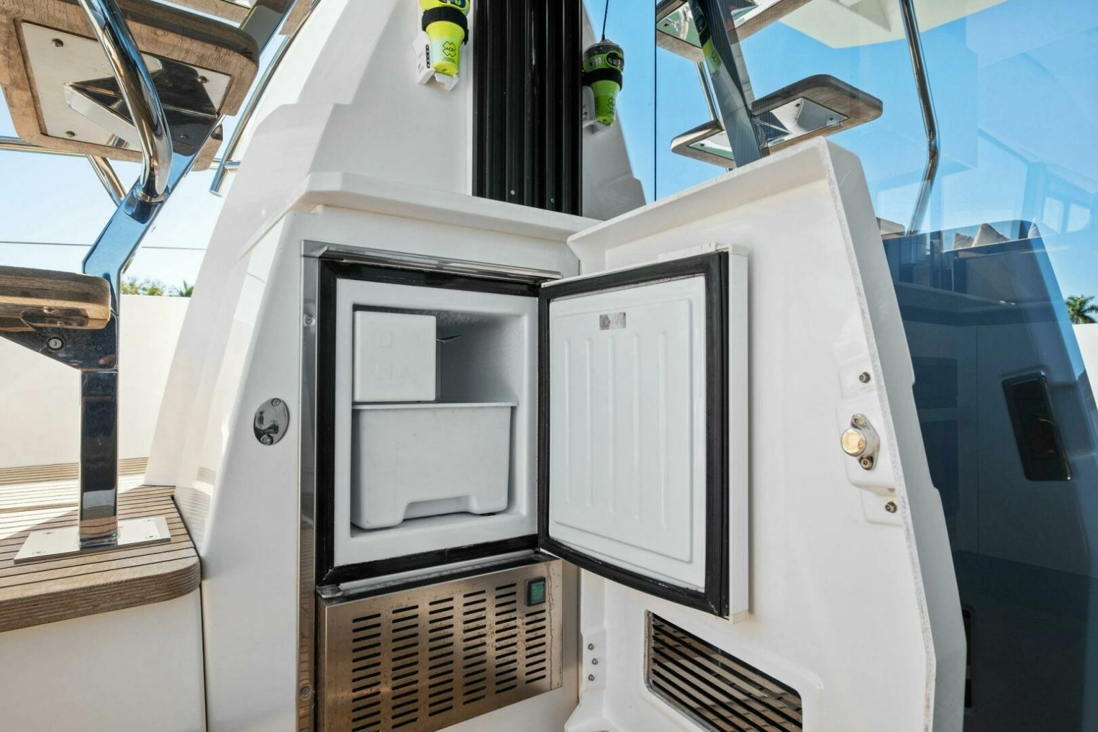 2022 Prestige 520 Flybridge photo 51
