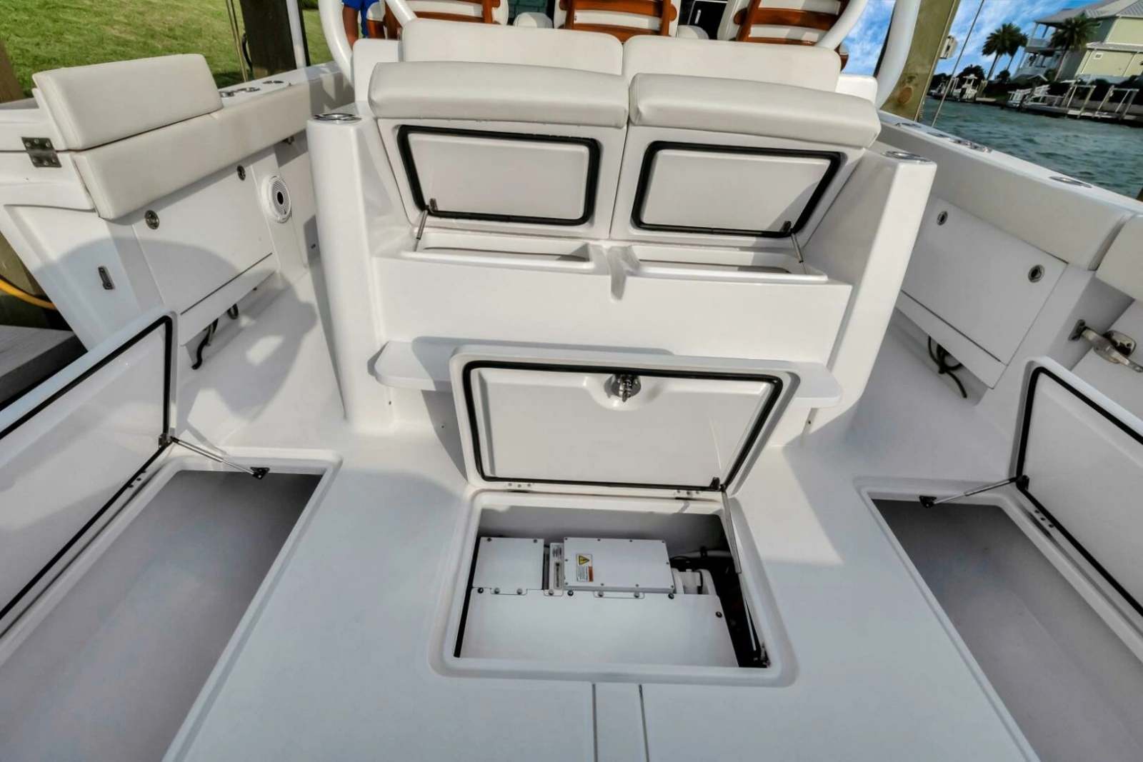 2023 Jupiter 43 Center Console 