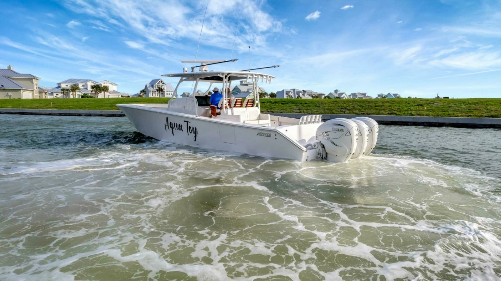 2023 Jupiter 43 Center Console 