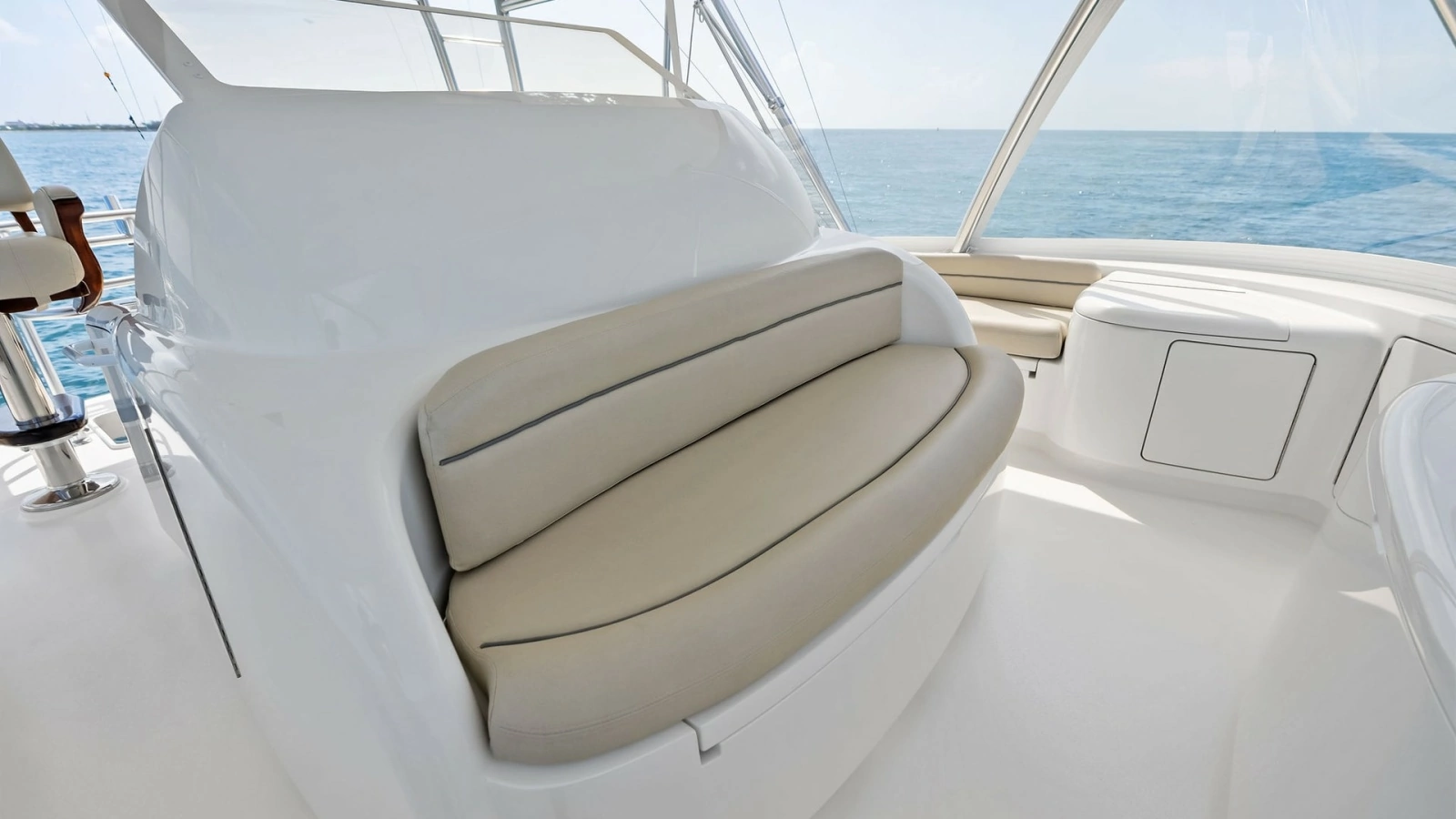 Flybridge Helm Seating
