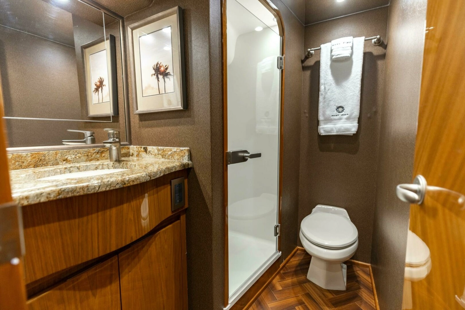 2013 Viking 76 Convertible photo 48