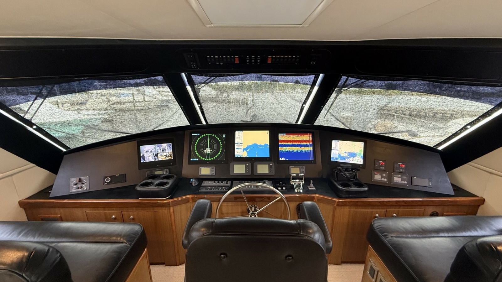 2007 64 Viking Enclosed Bridge Reel Blues Bridge