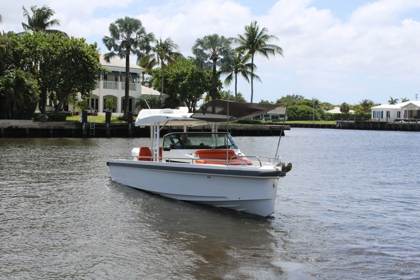 Axopar 37 - Exterior Profile