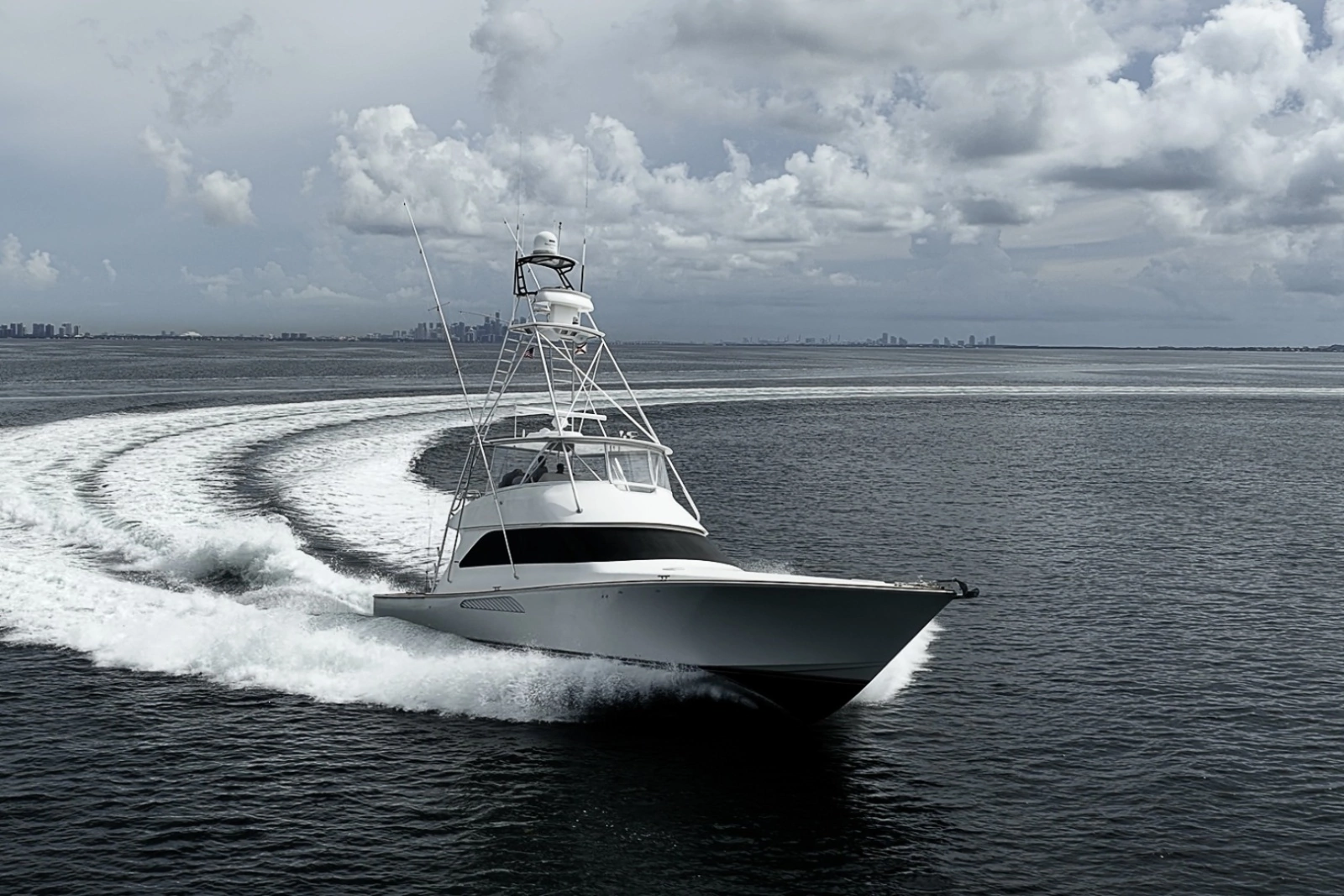 Viking 64 BIG BLUE - Running