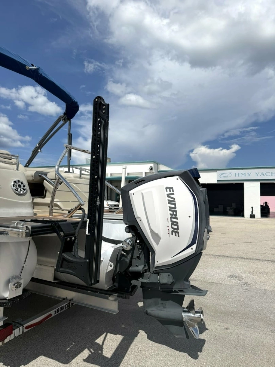 2017 Manitou Legacy 250