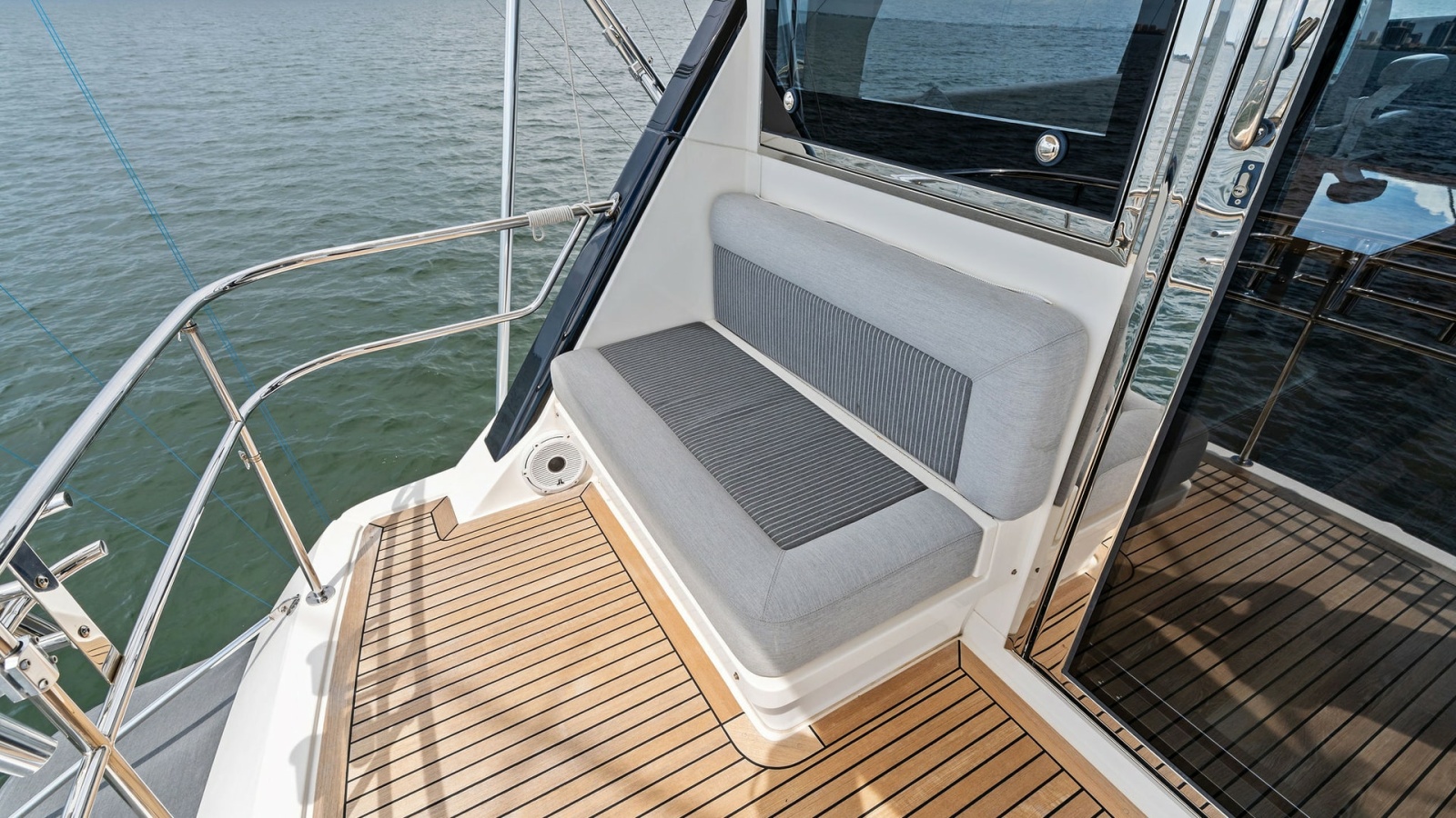 Aft Deck with Built-in Seating