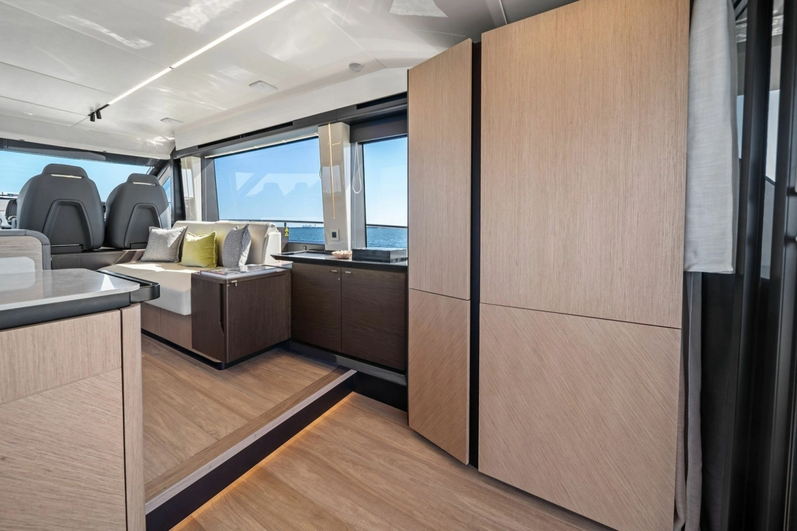 New 2027 56 Absolute Fly 56ft Absolute Yacht For Sale
