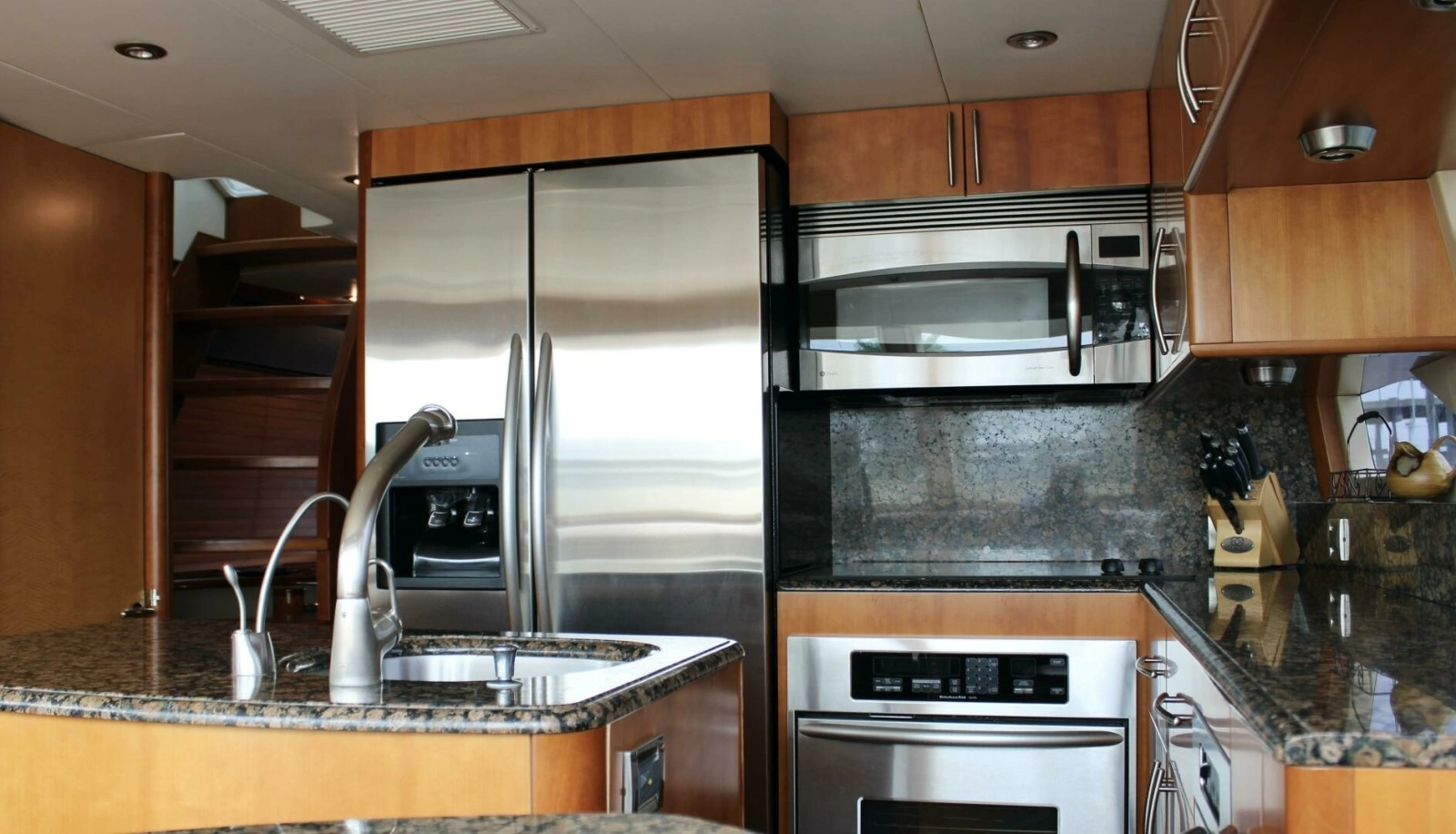 2007 Lazzara 74 Motor Yacht Kathleen