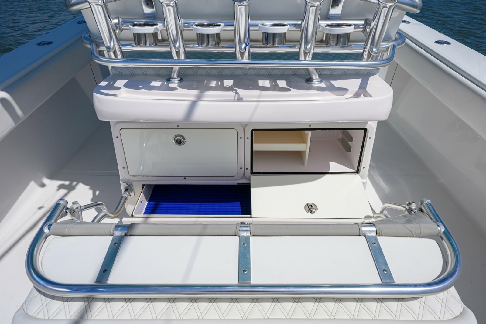 Bahama 41 - Exterior Cockpit