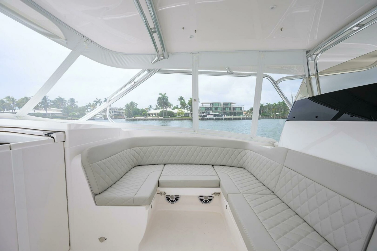 Intrepid 41 - Bow Seating