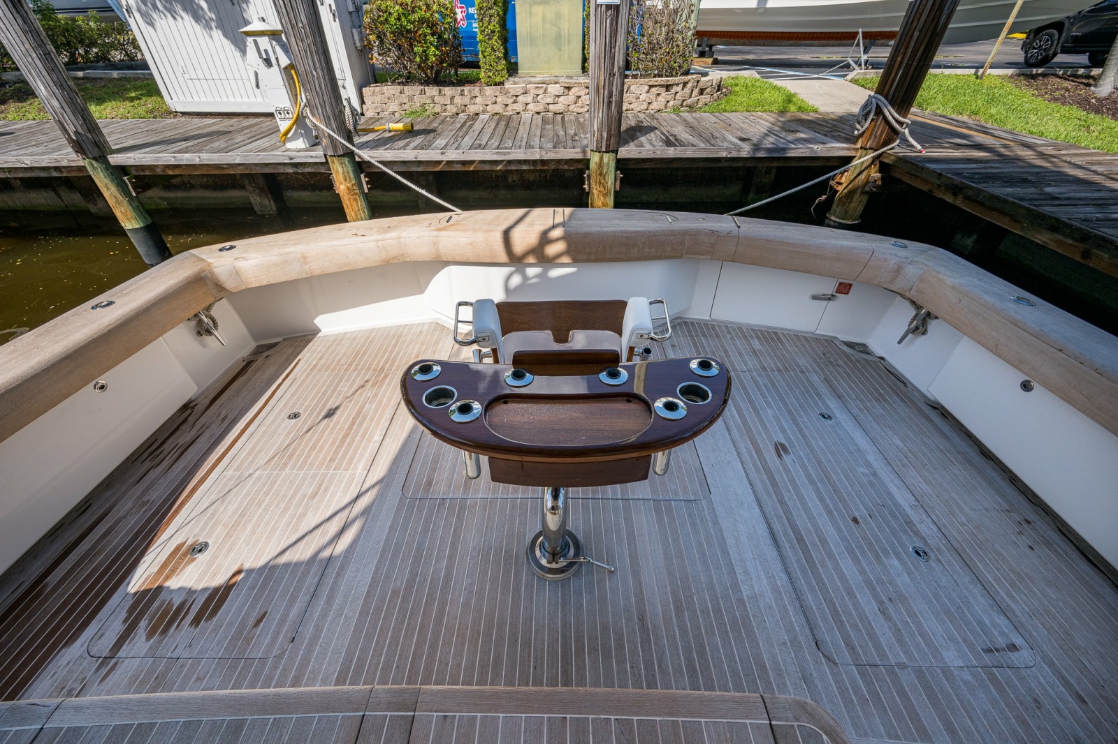 2011 Viking 76 Enclosed Bridge