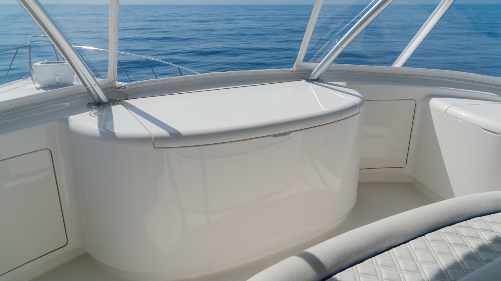 Flybridge Seating with Ocean View