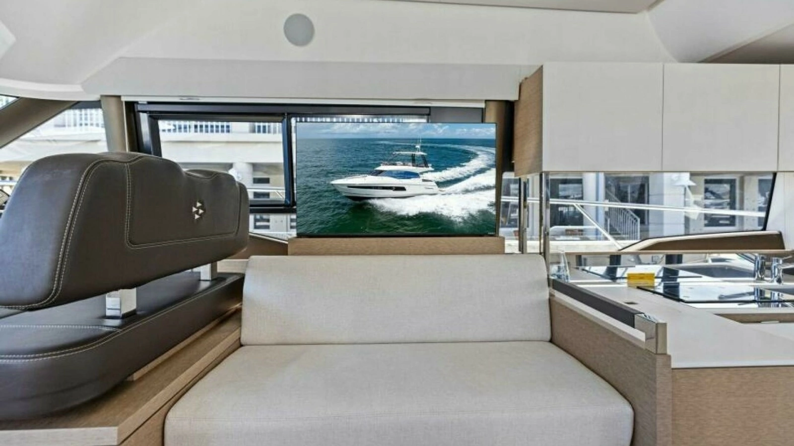 2025 Prestige 460 Flybridge - Sistership