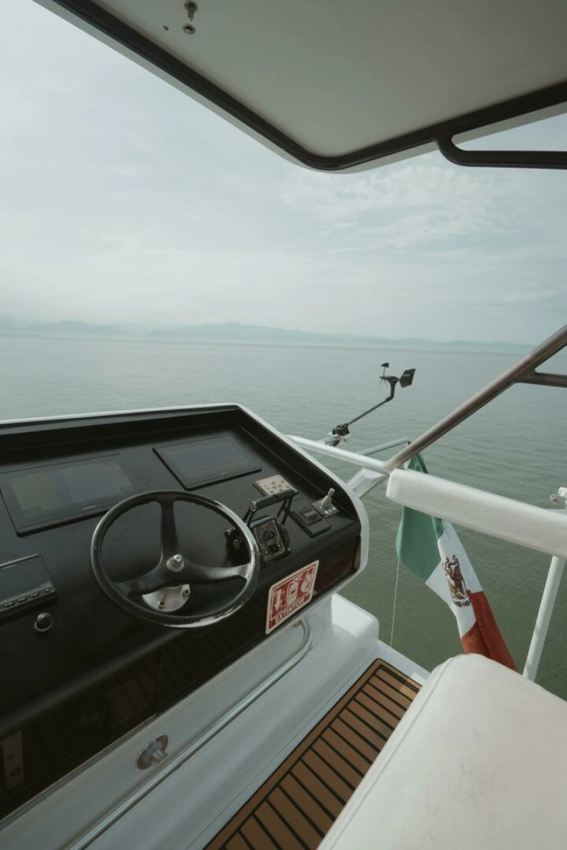 1996 Oceanfast 87 Enclosed Bridge Sportfish photo 32
