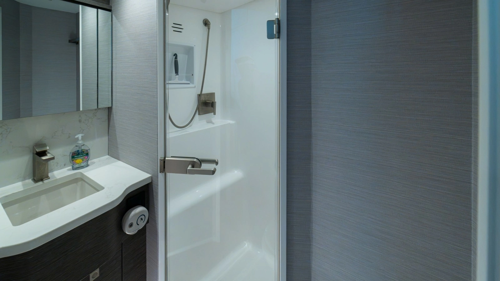 Ensuite Bathroom with Shower