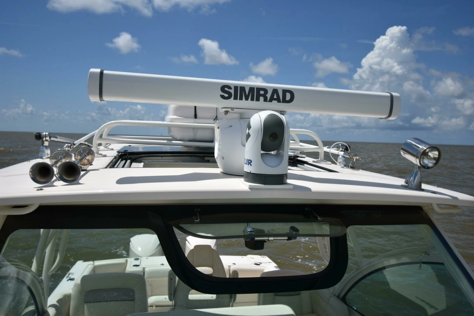 2016 Grady-White 330 Express 