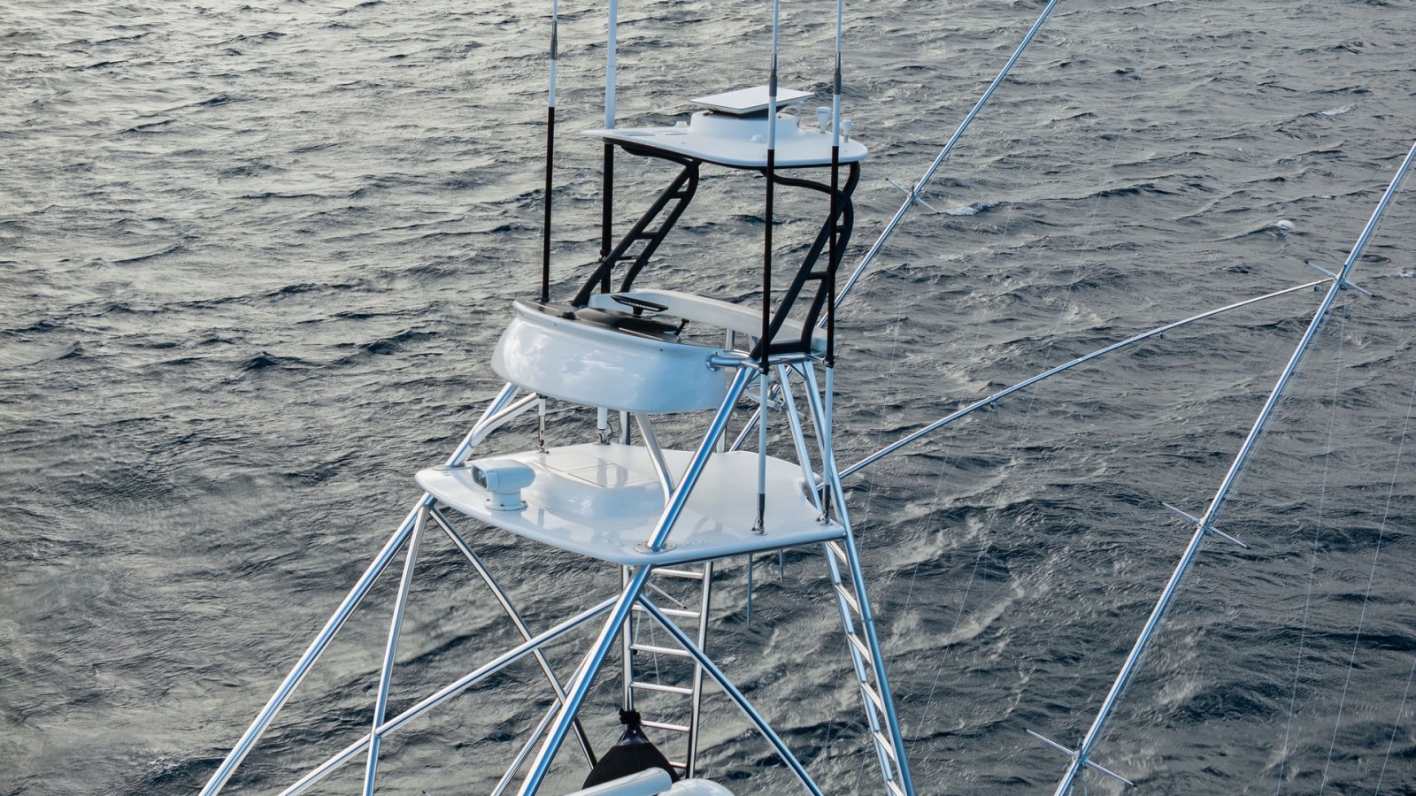 Flybridge and Tuna Tower