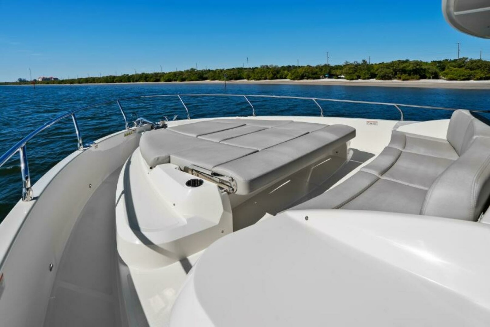 53' 2025 Absolute Navetta 53
