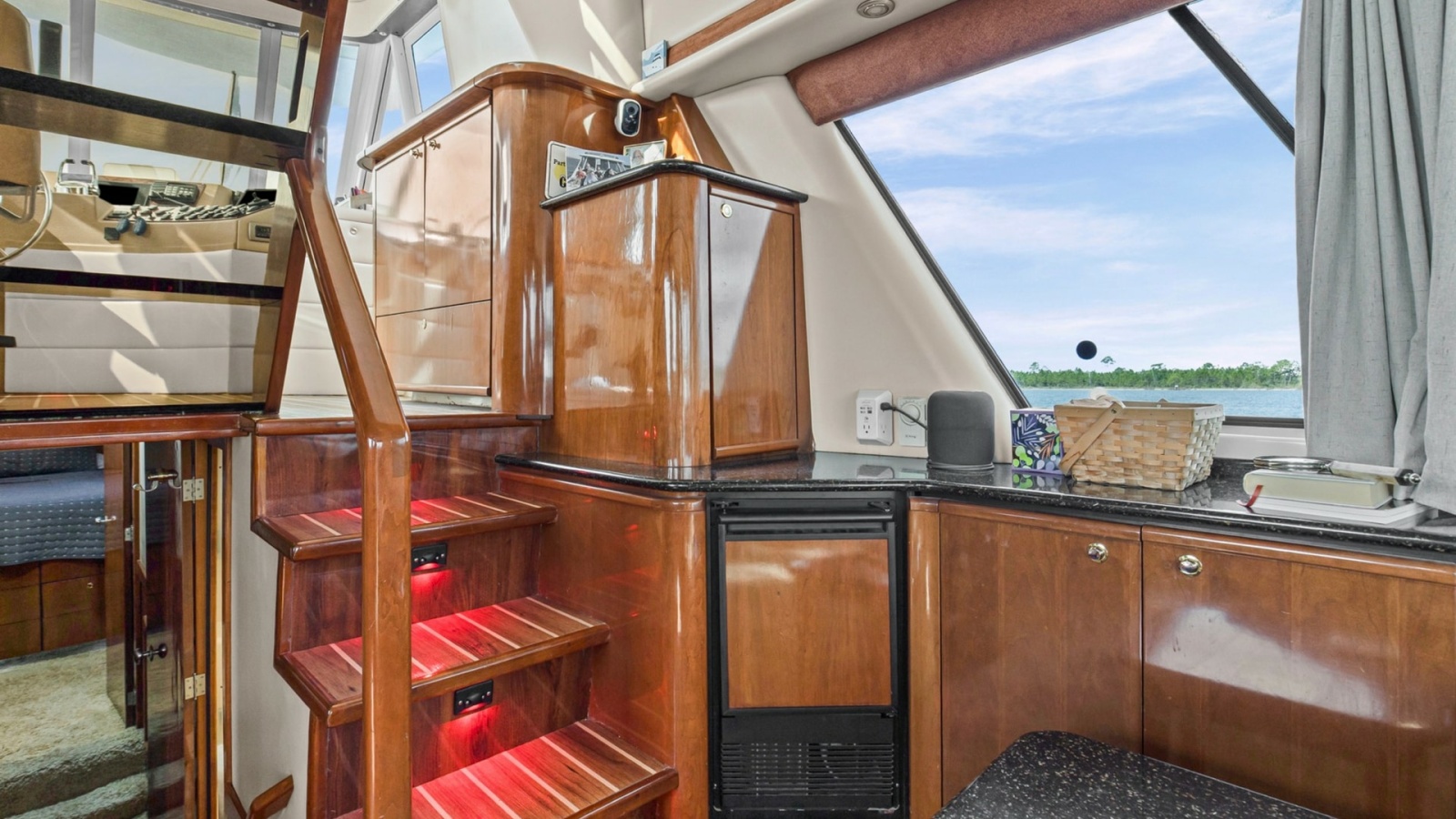2007 Meridian 490 SE Pilothouse Trust Salon (2)