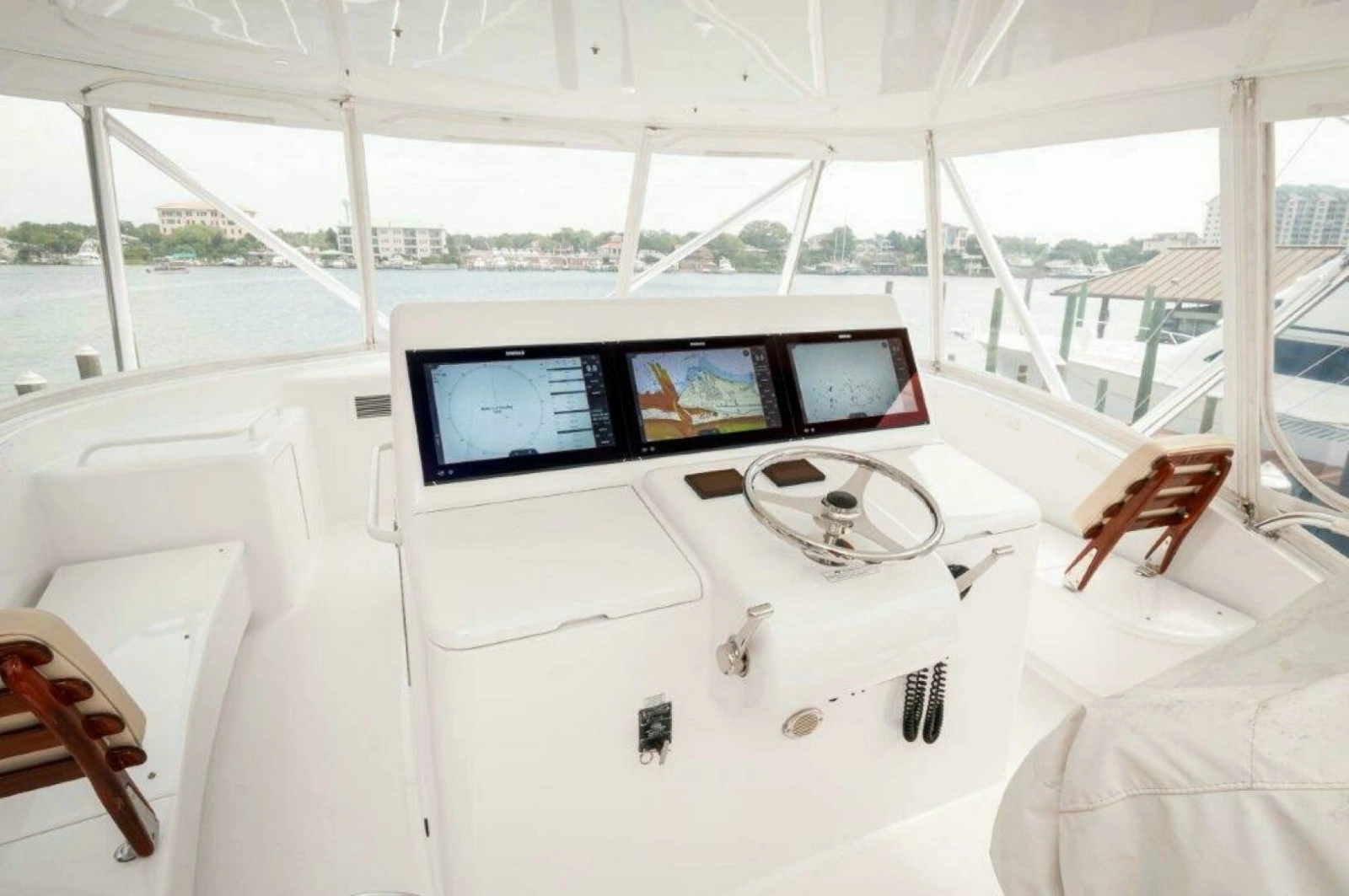 2016 Hatteras GT60  KNOT ON CALL  Helm 3