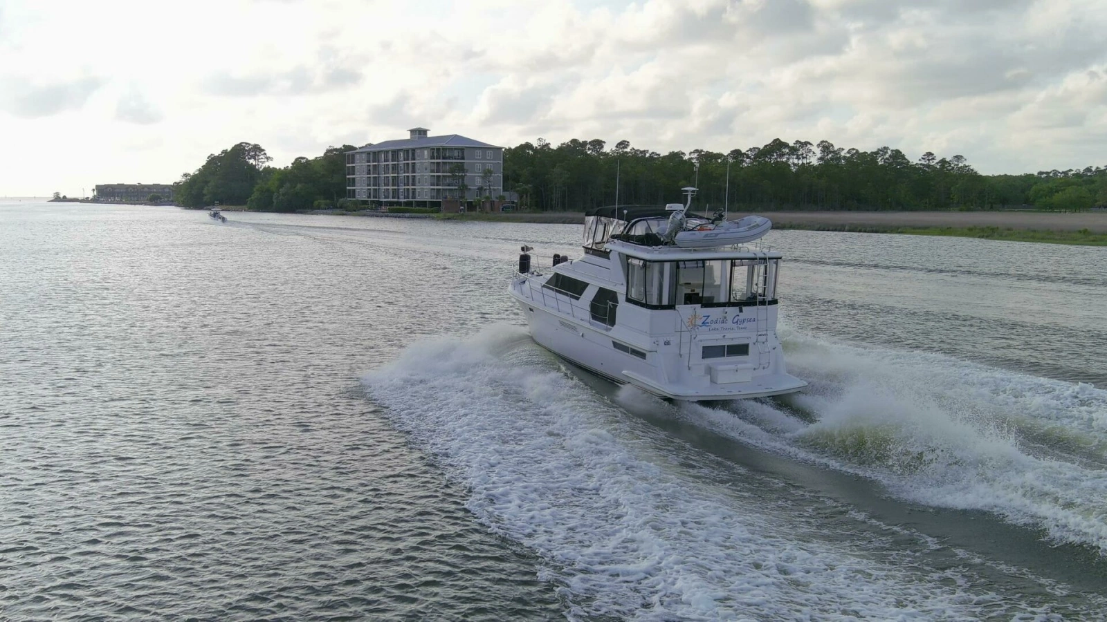 1997 44 Carver 445 Zodiac Gypsea Stern (2)